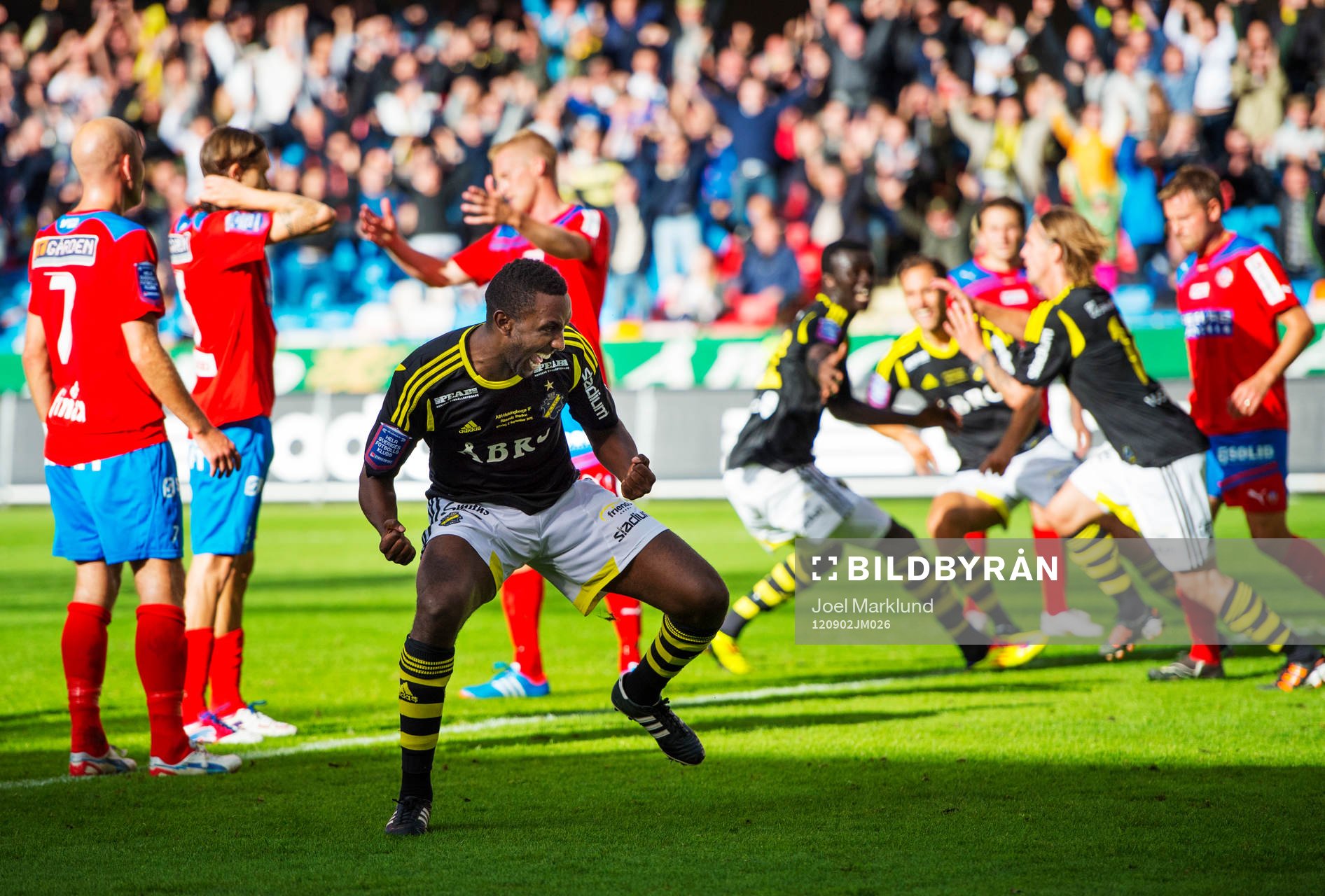 Henok Goitom, AIK, jublar