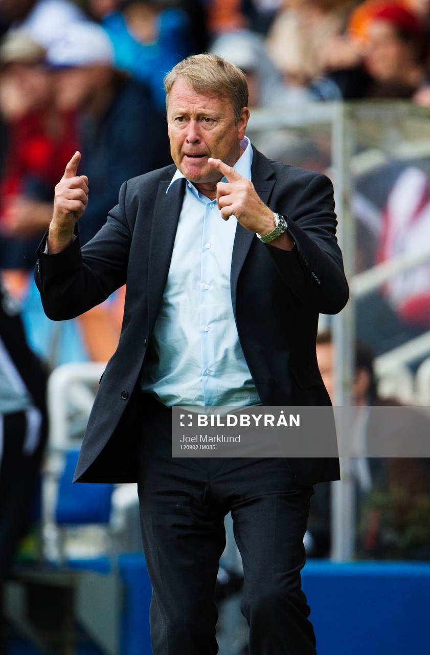 Åge Hareide, tränare, Helsingborg, gestikulerar