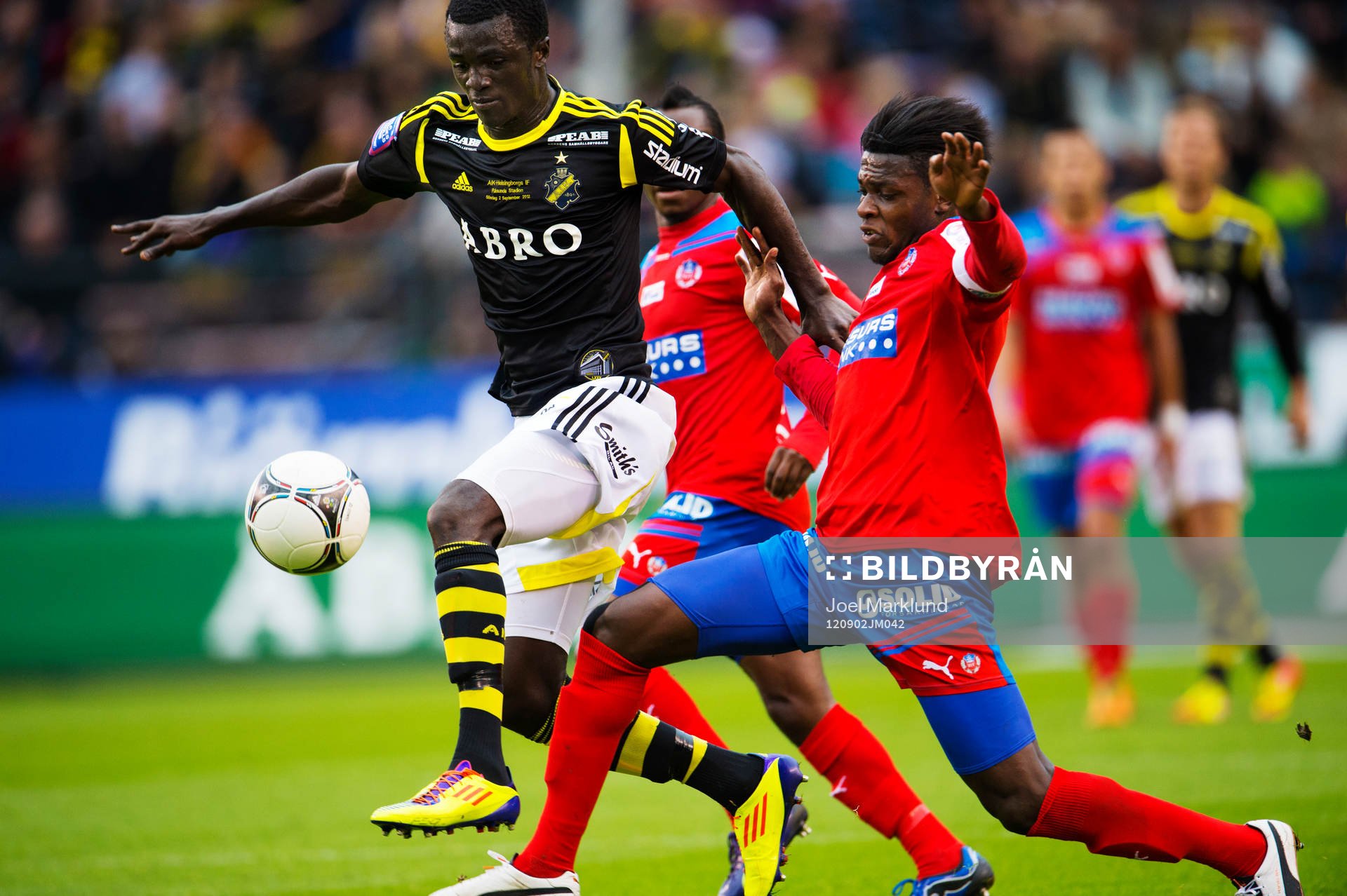 Kwame Karikari, AIK, och Joseph Baffo, Helsingborg