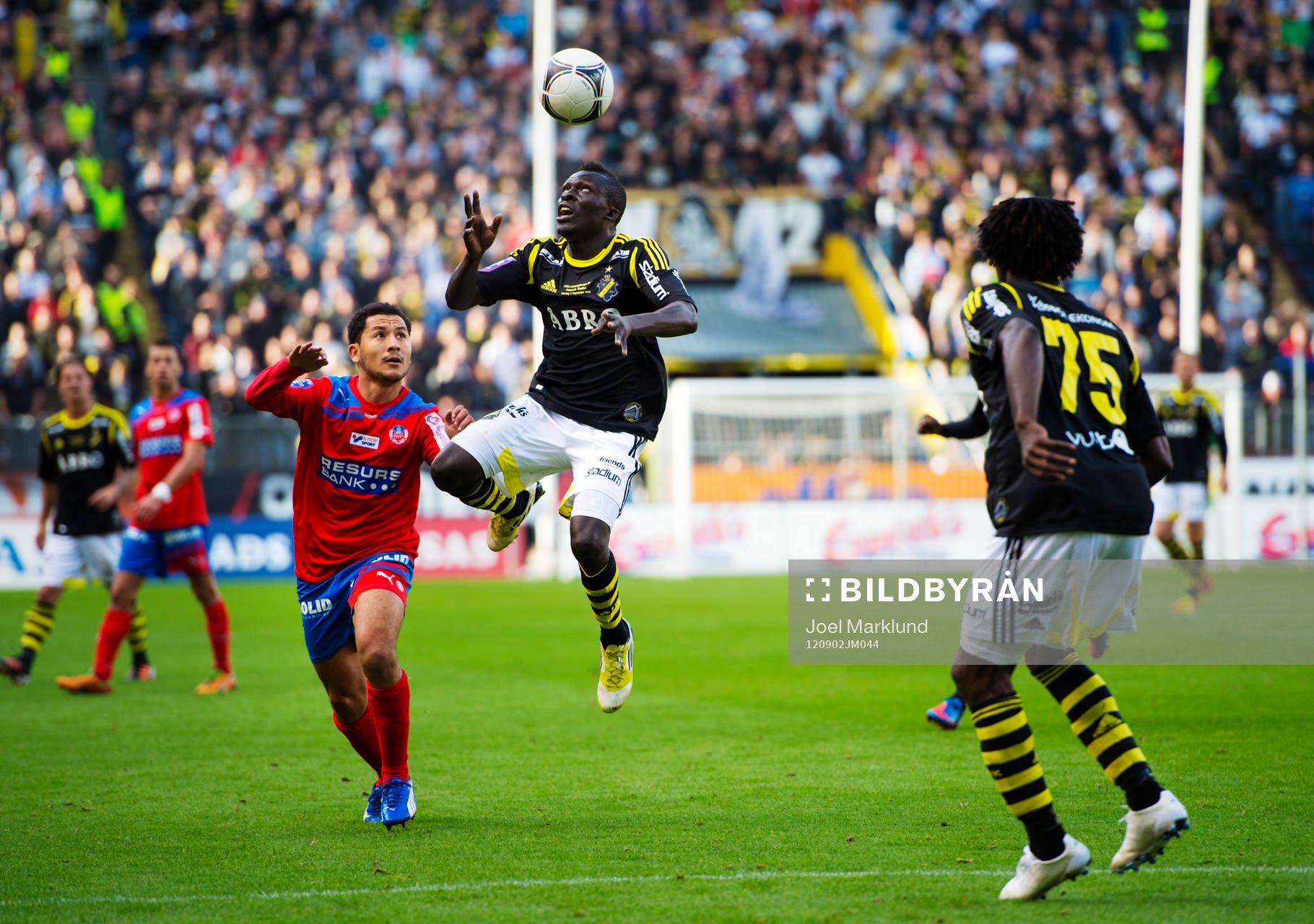 Moro Ibrahim, AIK, nickar bollen