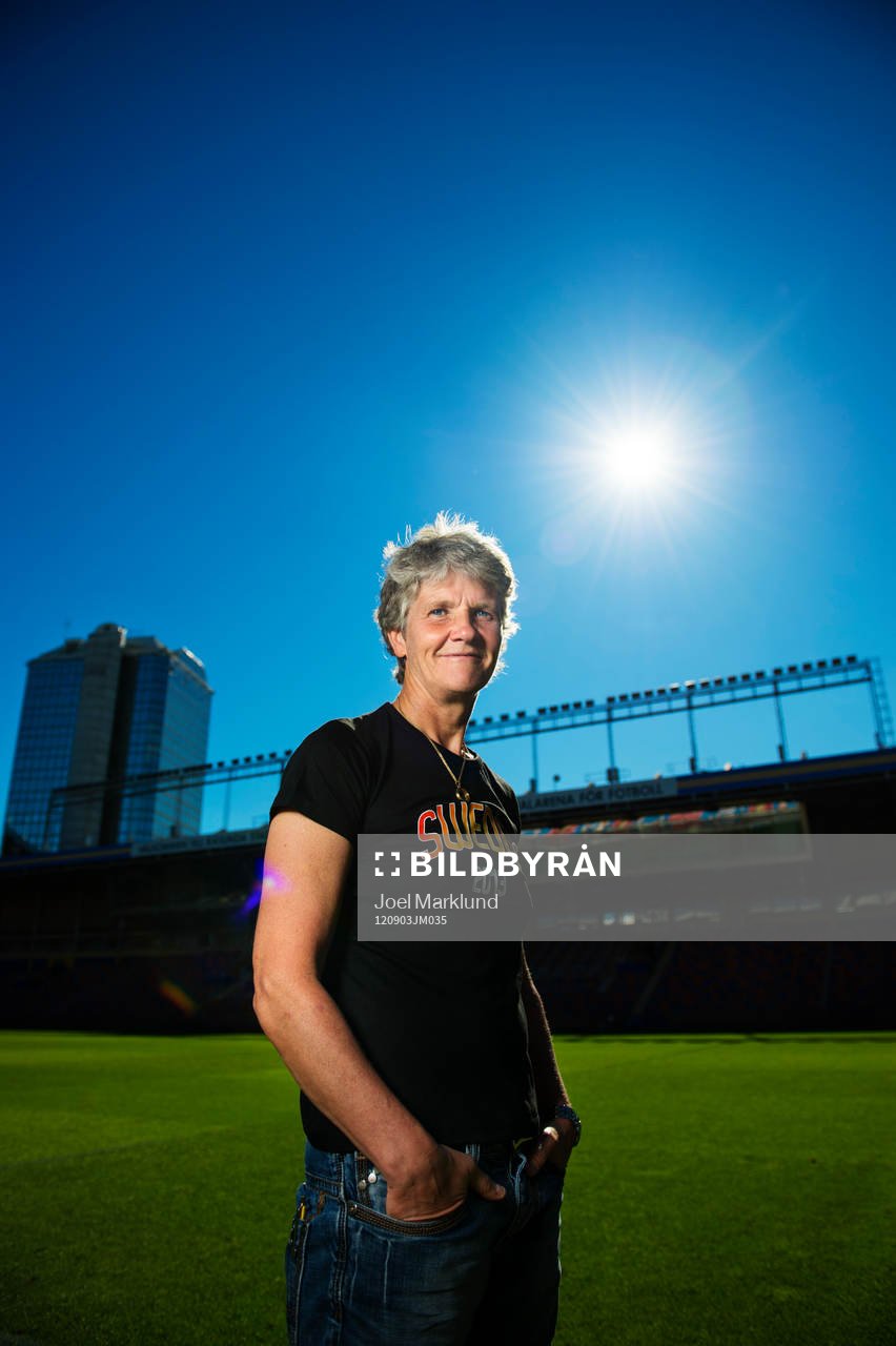 Fotboll, dam, Fotbollförbundet, presskonferens: Pia Sundhage presenteras på Råsunda som kommande förbundskapten för Sveriges damfotbollslag.