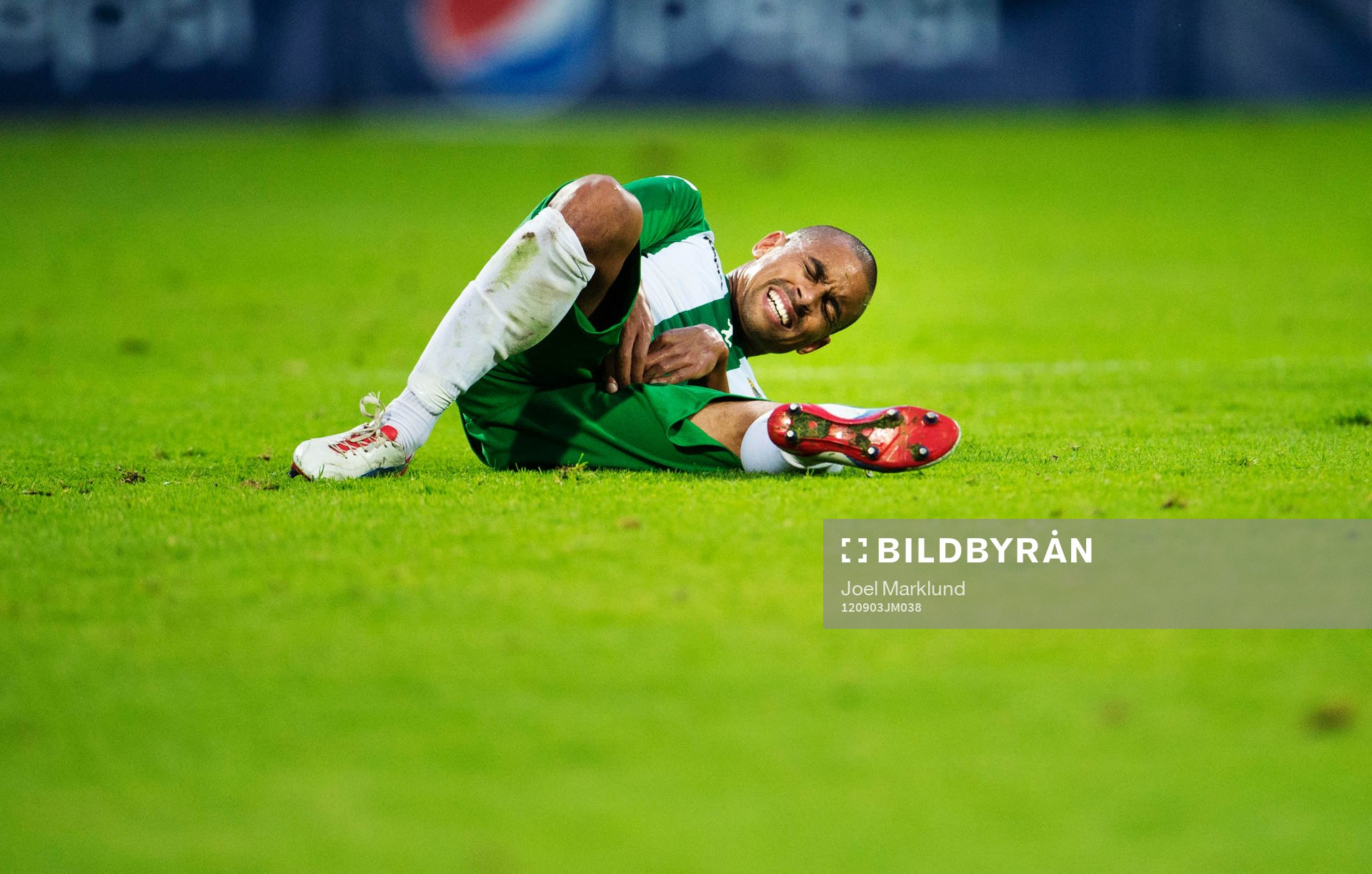 Billy Berntsson, Hammarby, ligger ner skadad