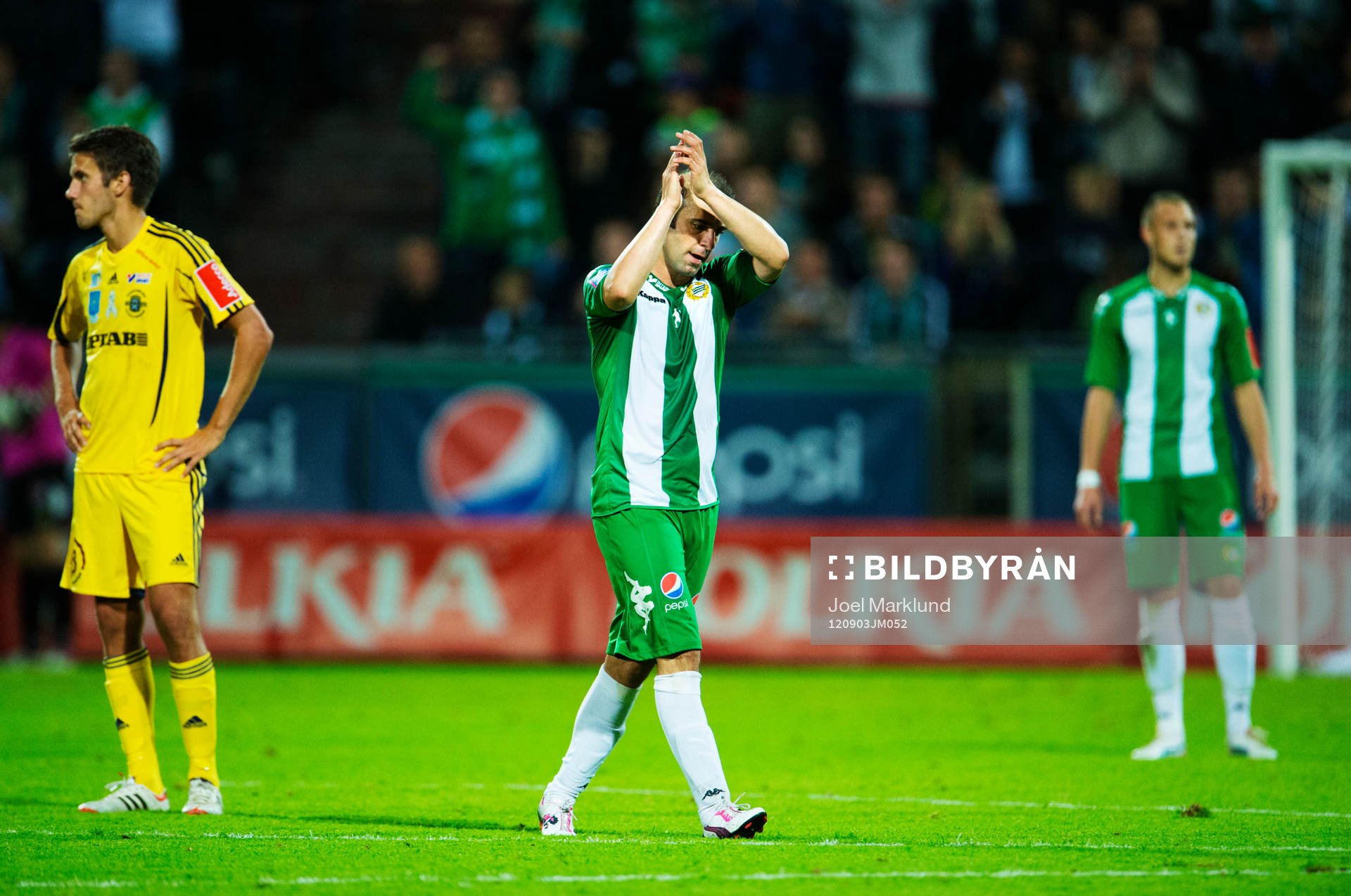 Kennedy Bakircioglu, Hammarby, tackar publiken när han