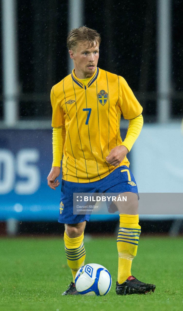 Jacob Une Larsson, Sverige