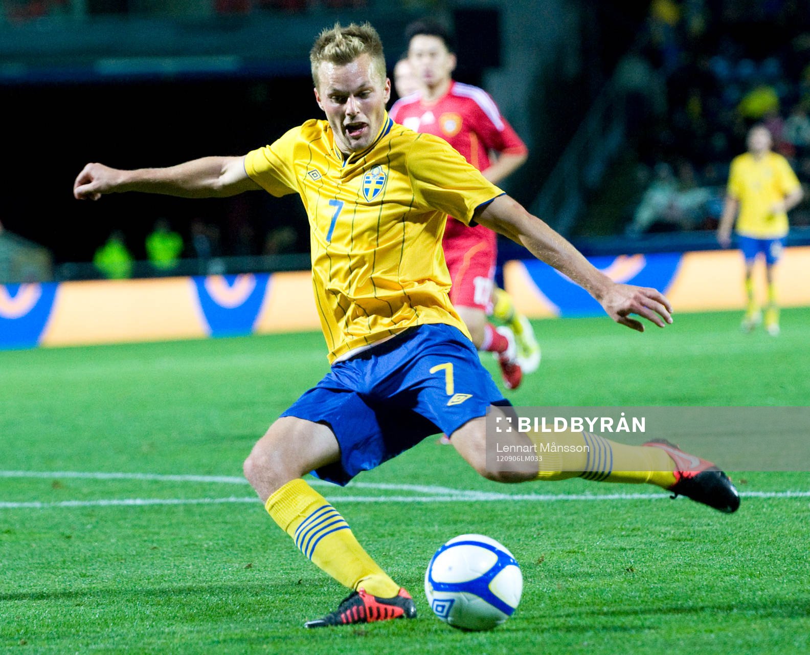 Sebastian Larsson, Sverige, skott