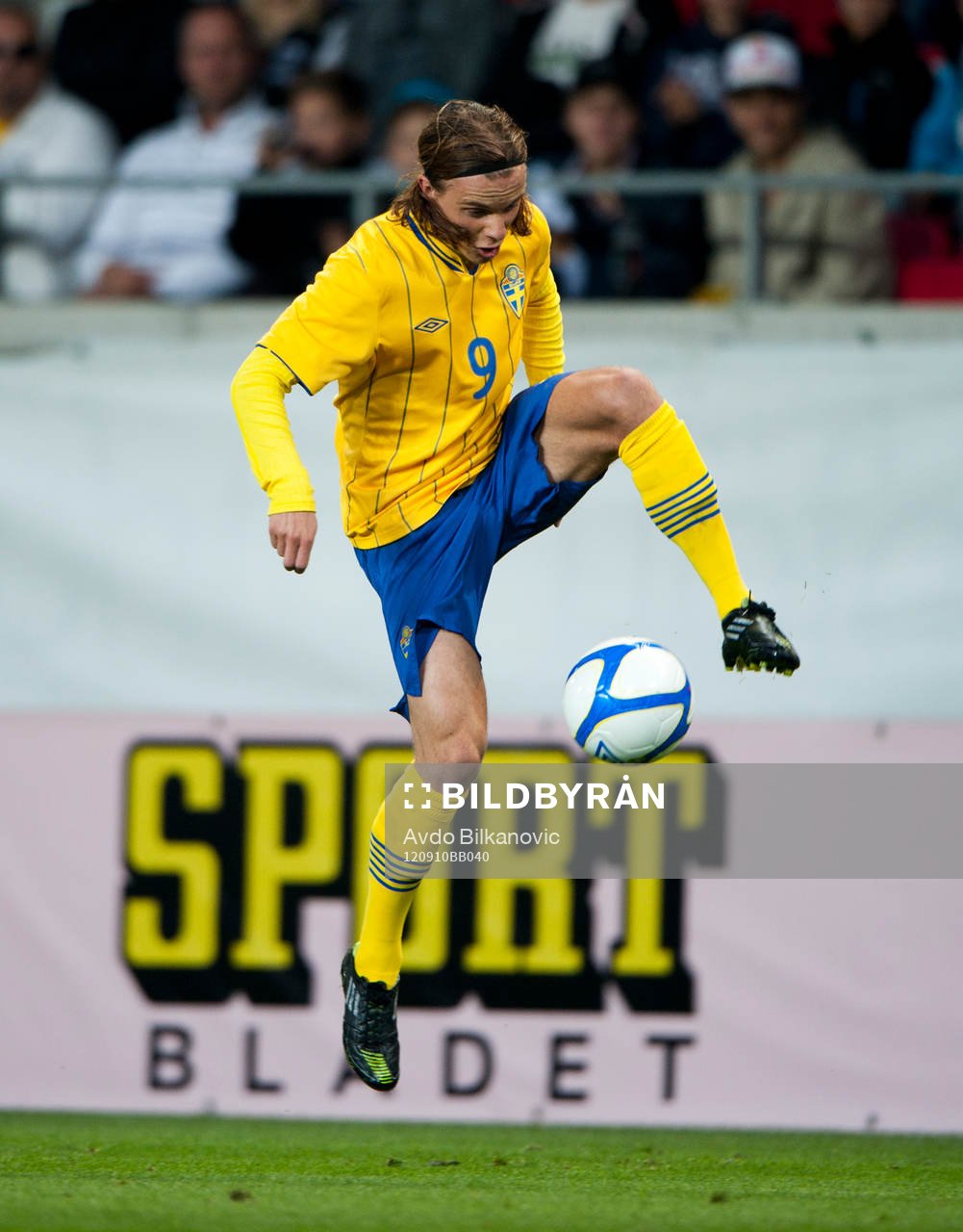 Niklas Hult, Sverige