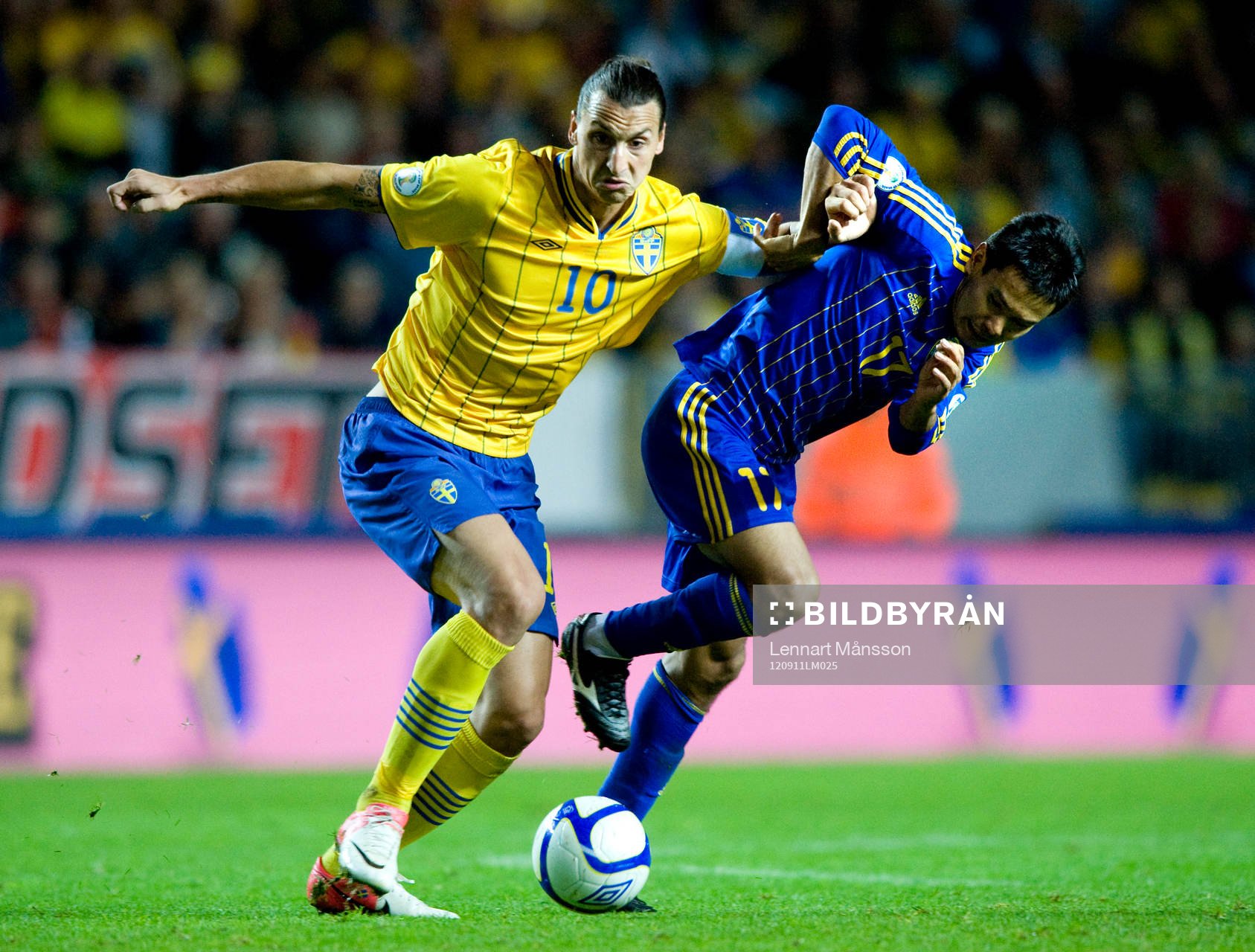 Zlatan Ibrahimovic, Sverige, trycker undan Tanath