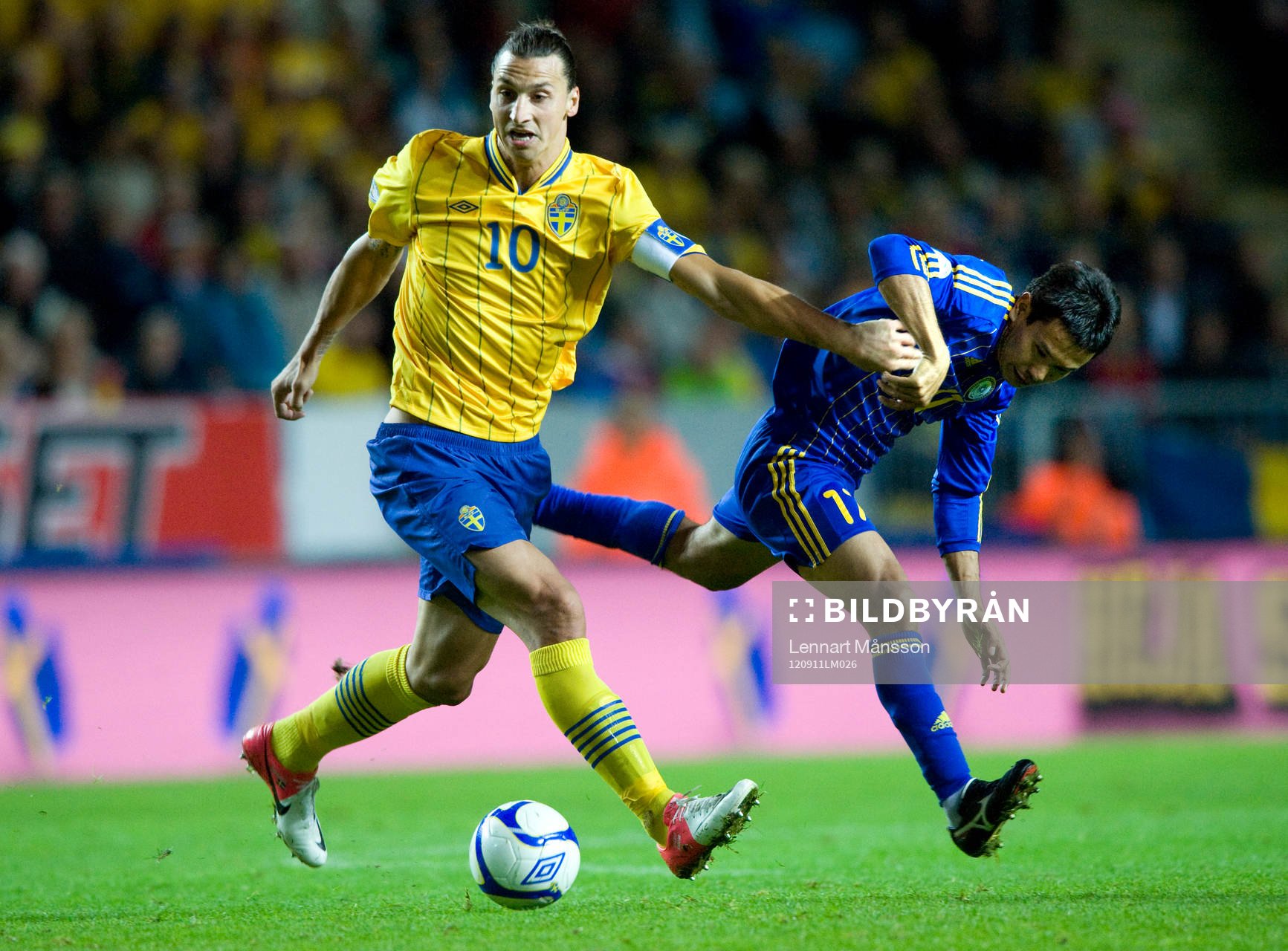 Zlatan Ibrahimovic, Sverige, trycker undan Tanath