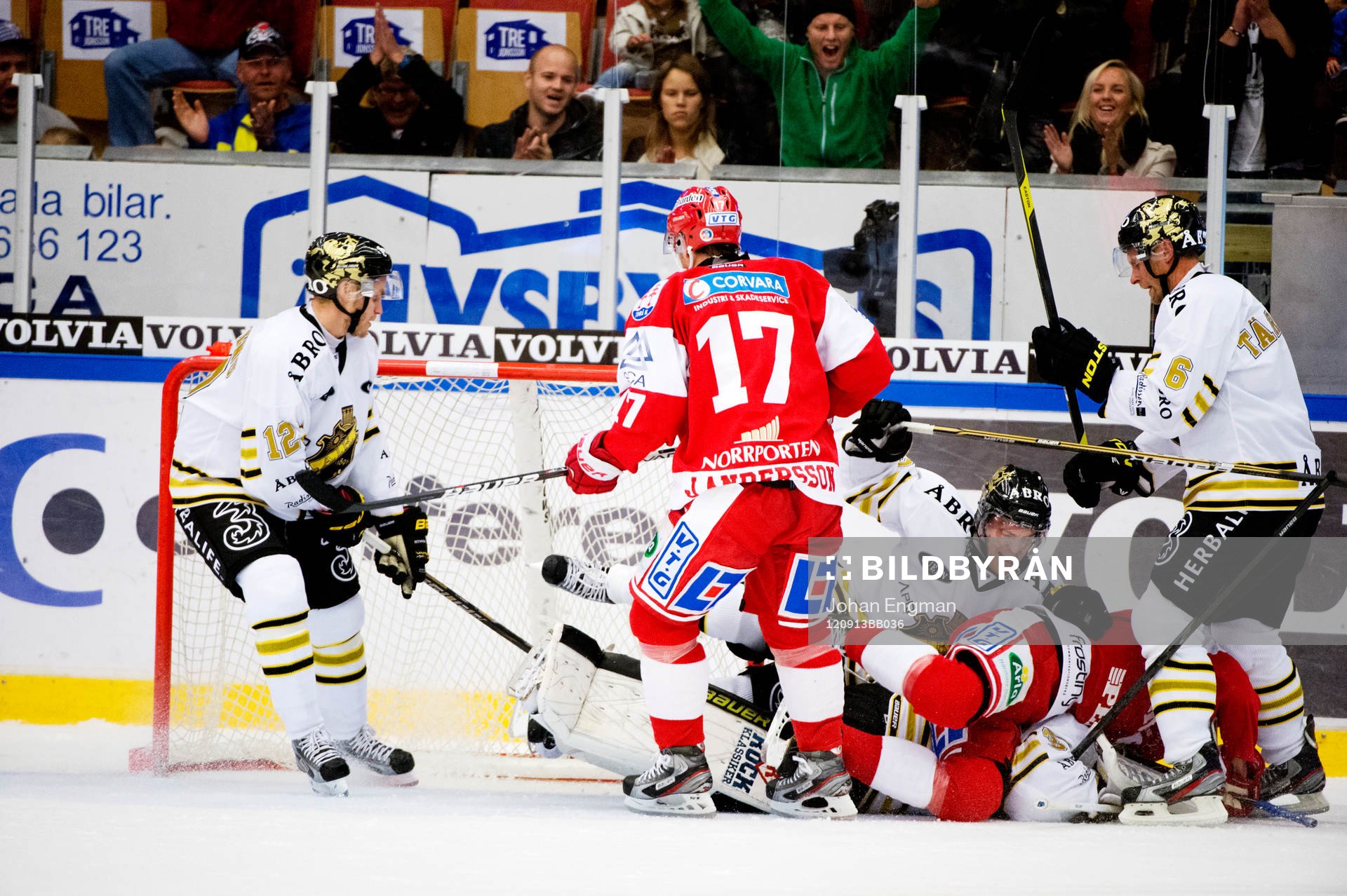 Joachim Rhodin, Timrå IK gör 1-0 på AIK:s Daniel Larsson