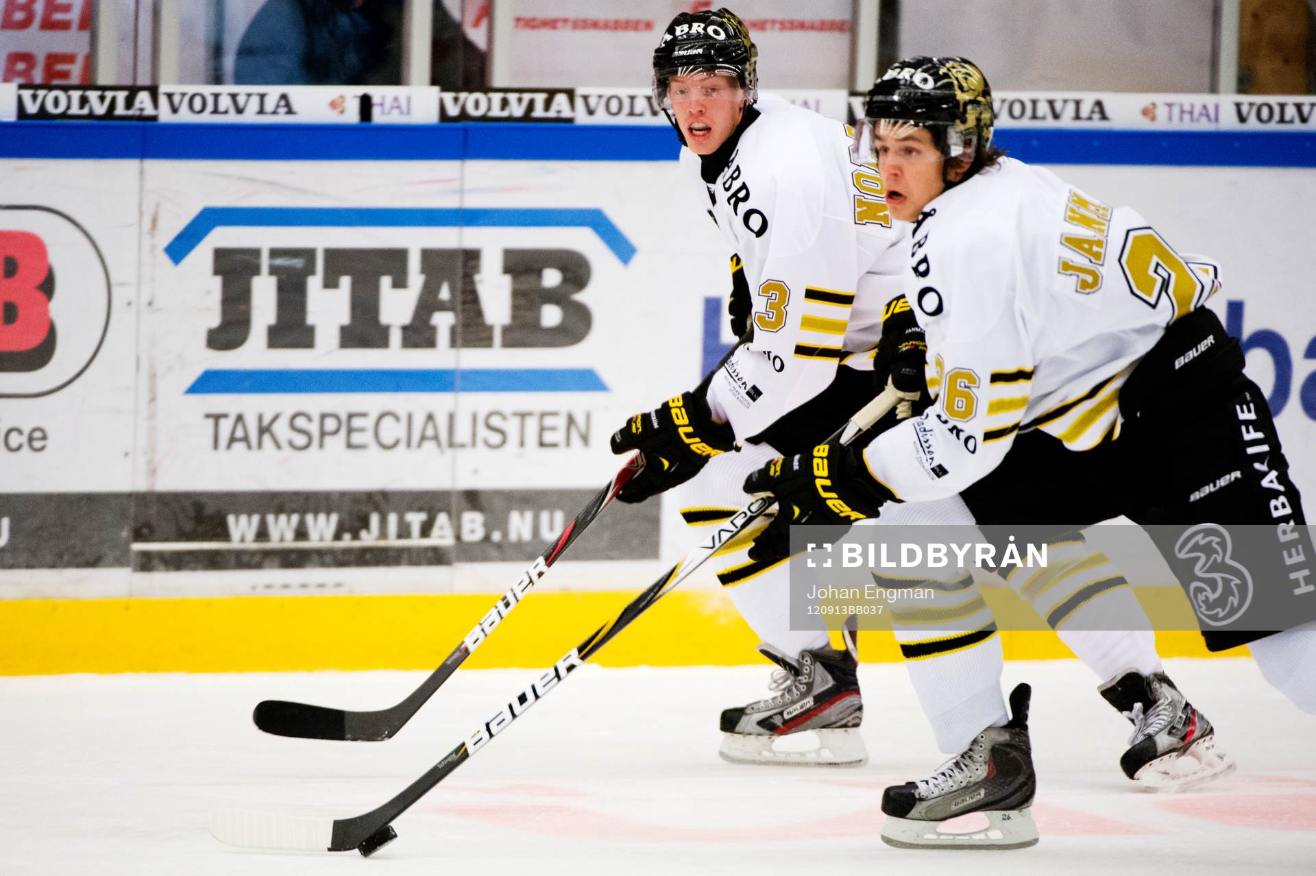 Jonathan Andersson, back och Mattias Janmark-Nylén, AIK