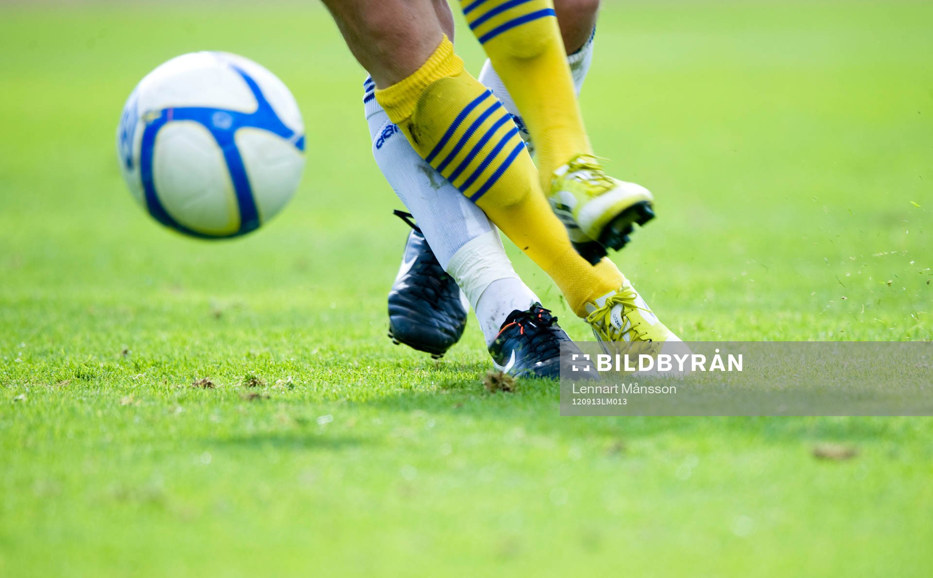Tackling, ben, fötter, fotbollsskor, fotboll