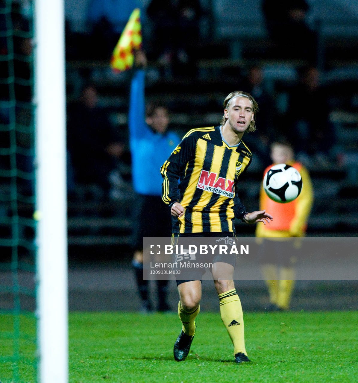 Offside, spelet går vidare, Alexander Björnlund,