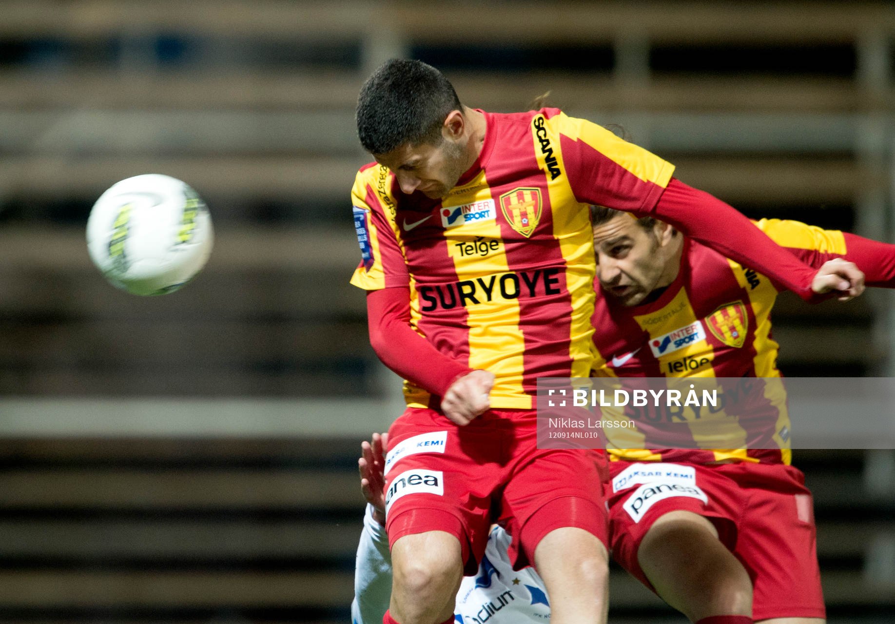 Fotboll, Allsvenskan, Syrianska - Norrköping: Robert Massi, Syrianska gör 1-2 målet.