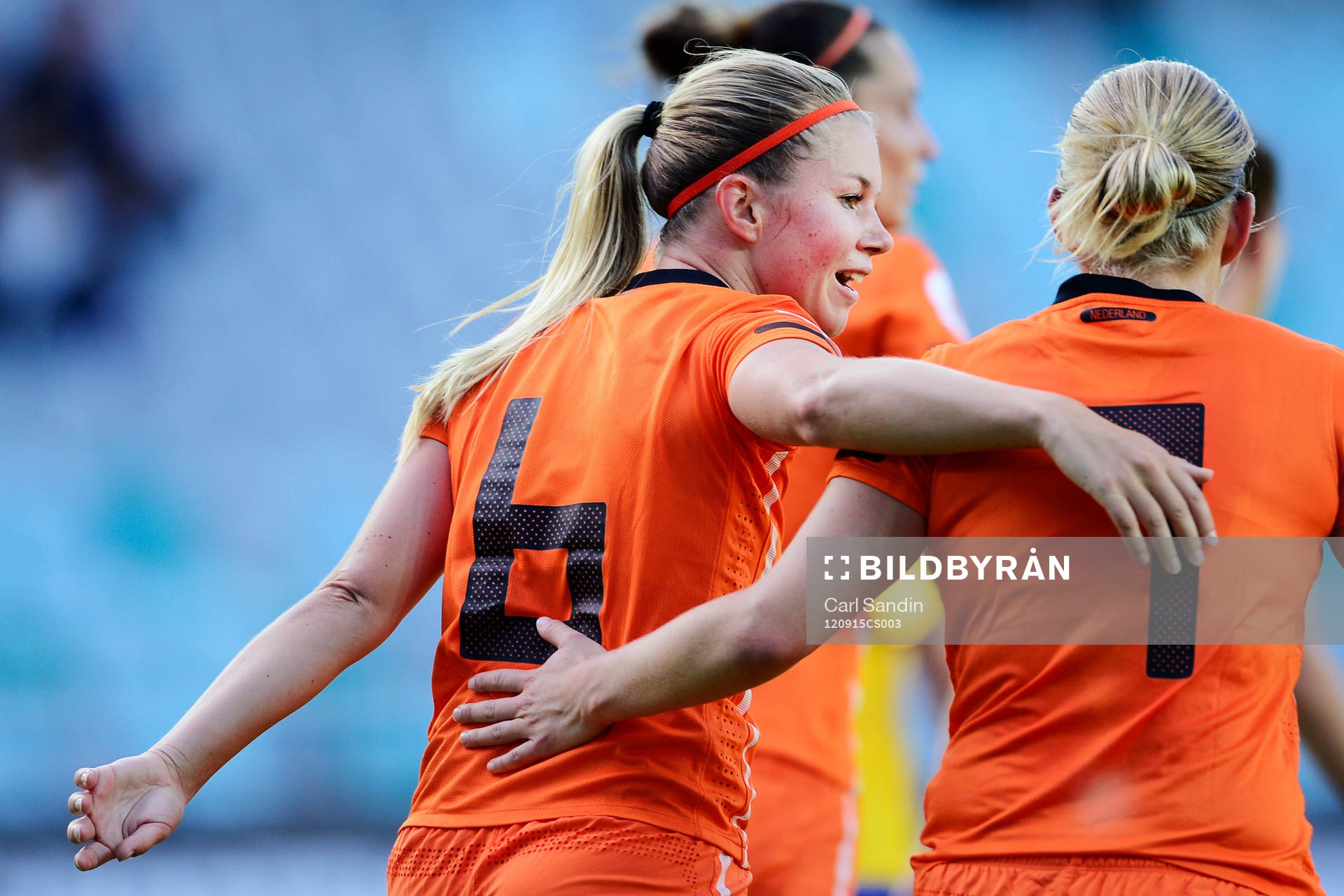 Fotboll, Träningslandskamp, Dam, Sverige - Holland: Anouk Hoogendijk, Holland, jubel efter 0-1.