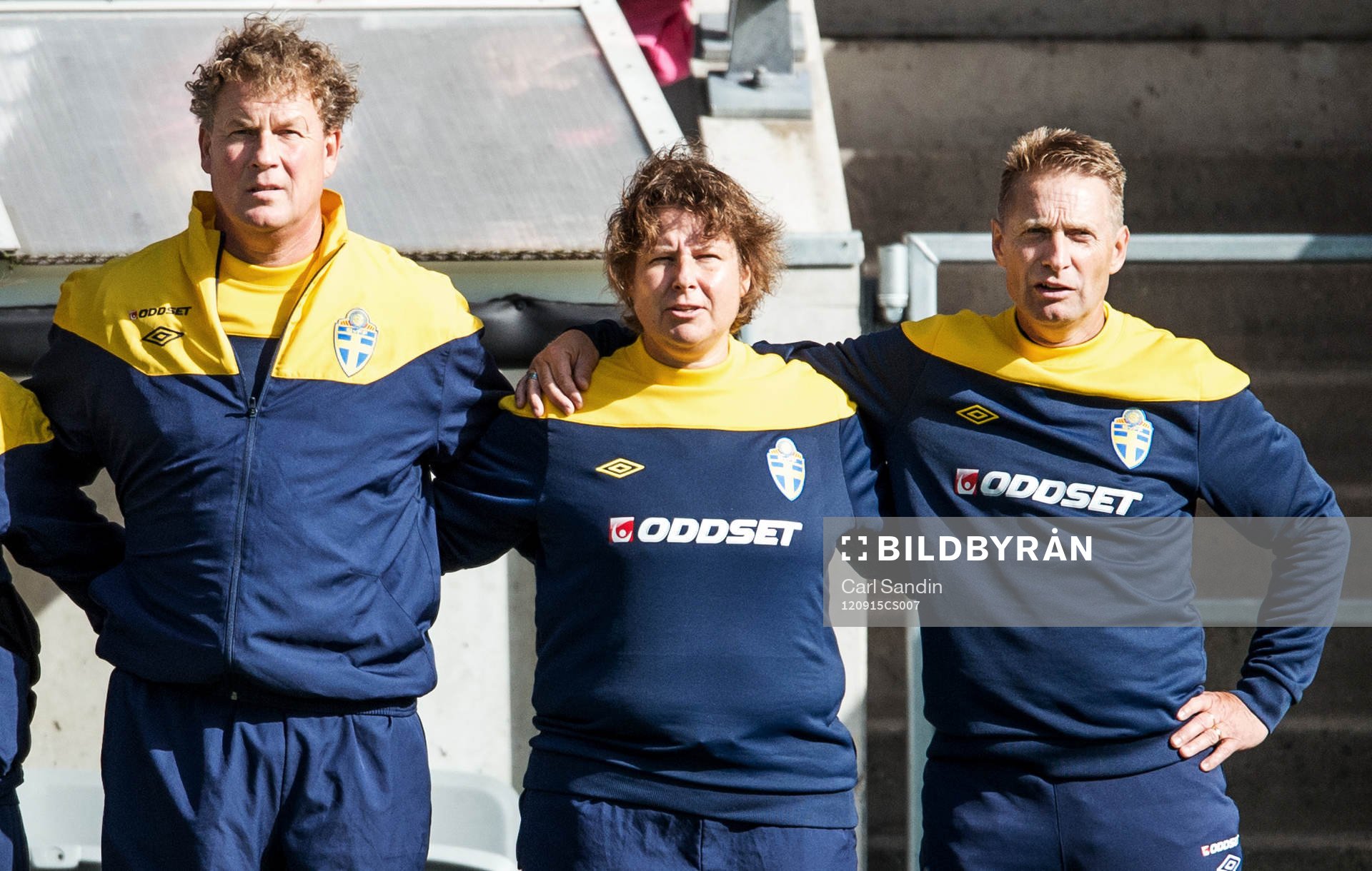Fotboll, Träningslandskamp, Dam, Sverige - Holland: Mikael Olsson, målvaktstränare, Ann-Helen Grahm, assisterande förbundskapten, Thomas Dennerby, förbundskapten, Sverige.
