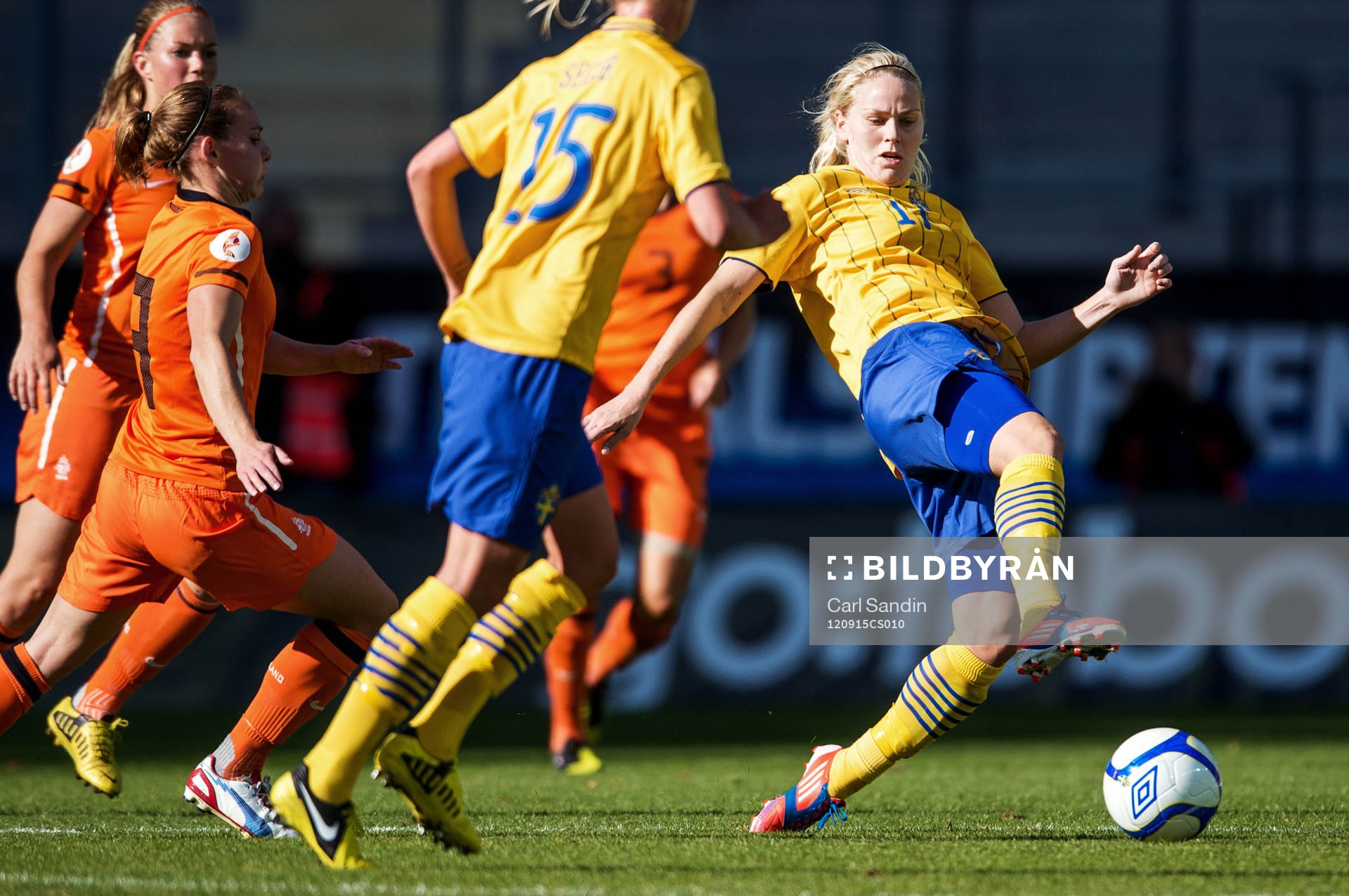 Lisa Dahlkvist, Sverige