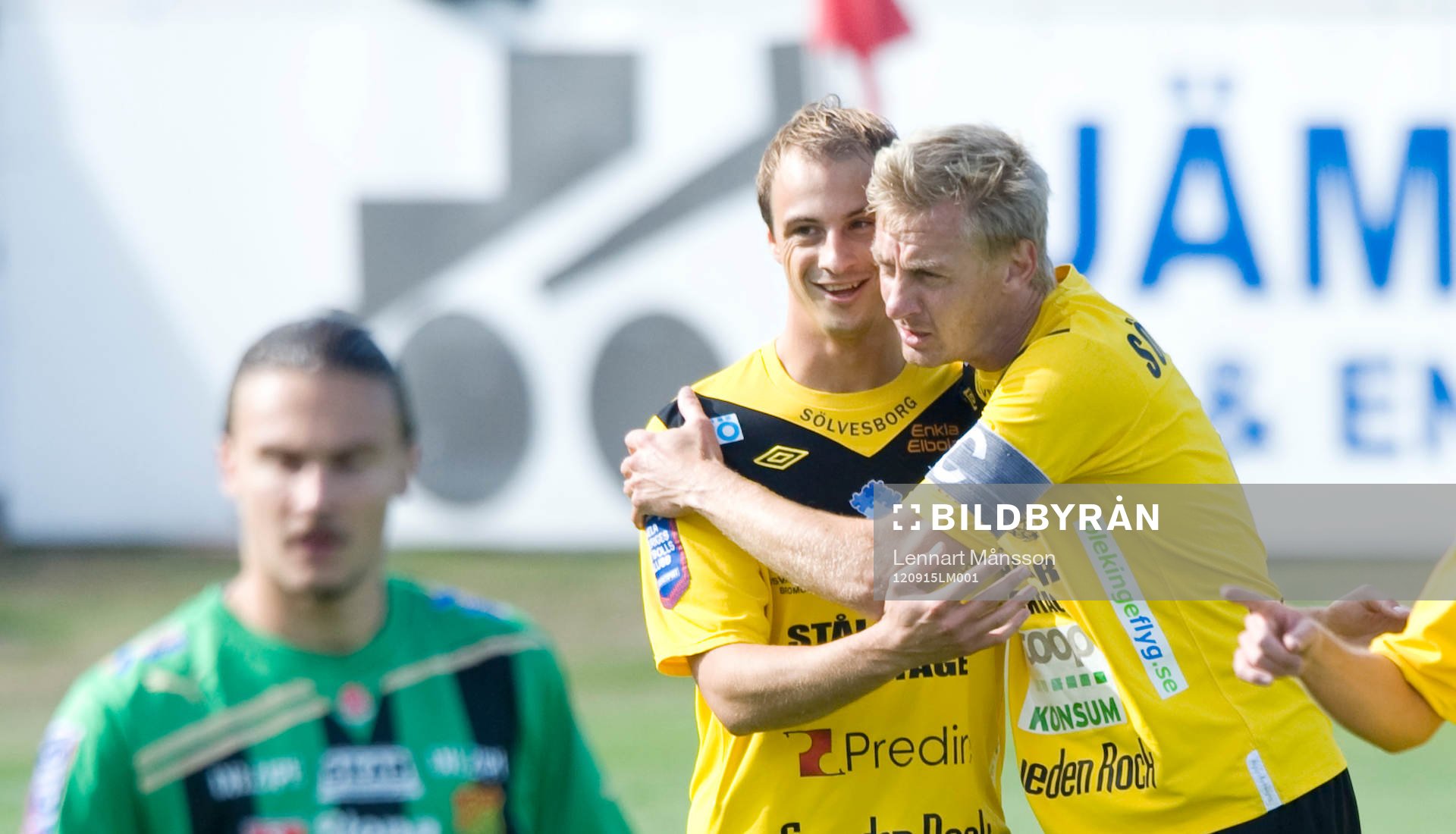 1-0 Pär Ericsson, Mjällby, som grattas av Patrik Rosengren