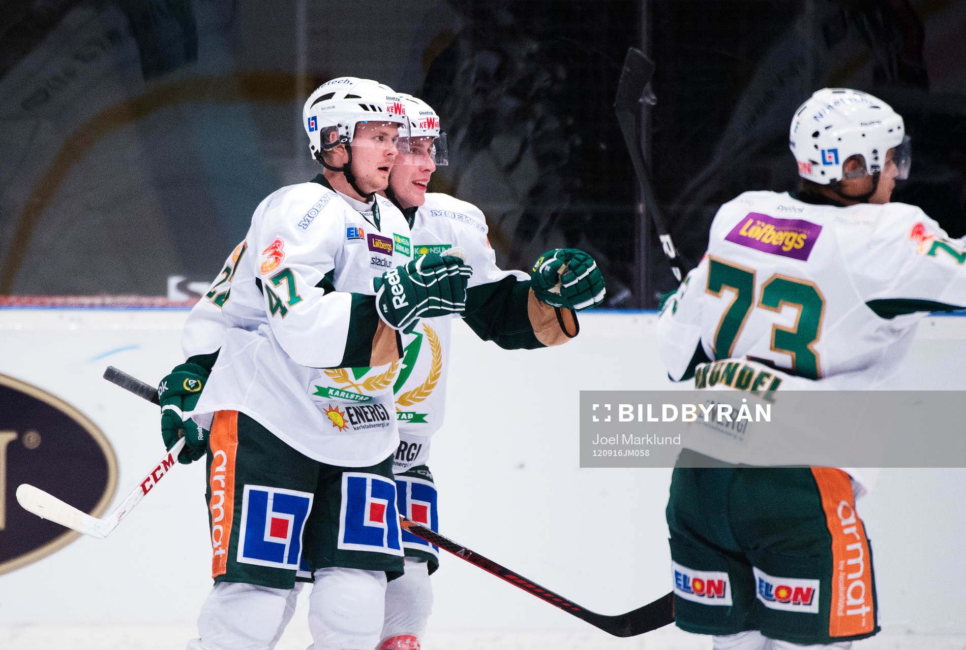 Ville Lajunen och Per Åslund, Färjestad, jublar