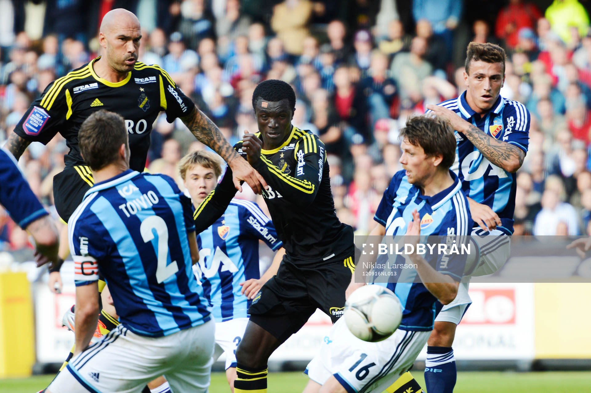 Daniel Majstorovic och Karikari, AIK. Simon Tibbling,