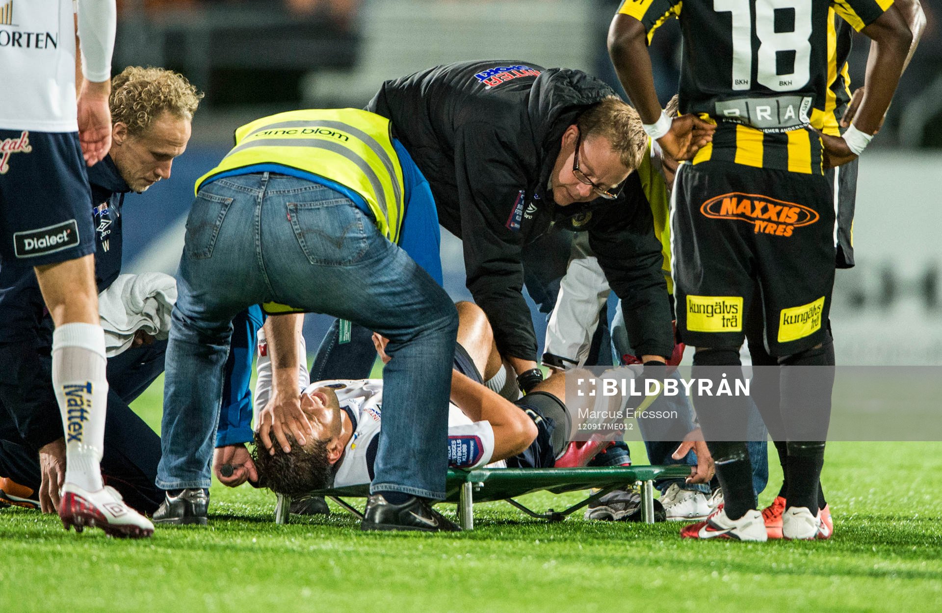 Mikael Dahlberg, Gefle skadas och får bäras ut med bår