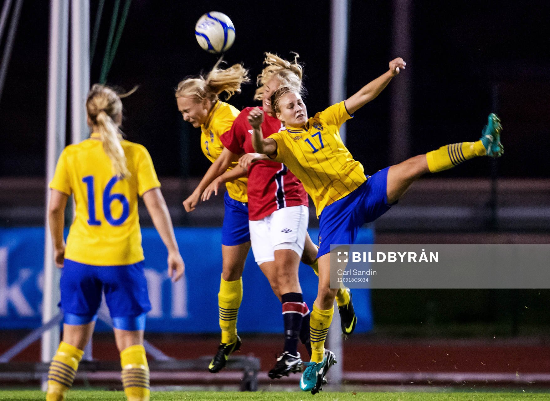 Fanny Andersson, Sverige, i luftduell