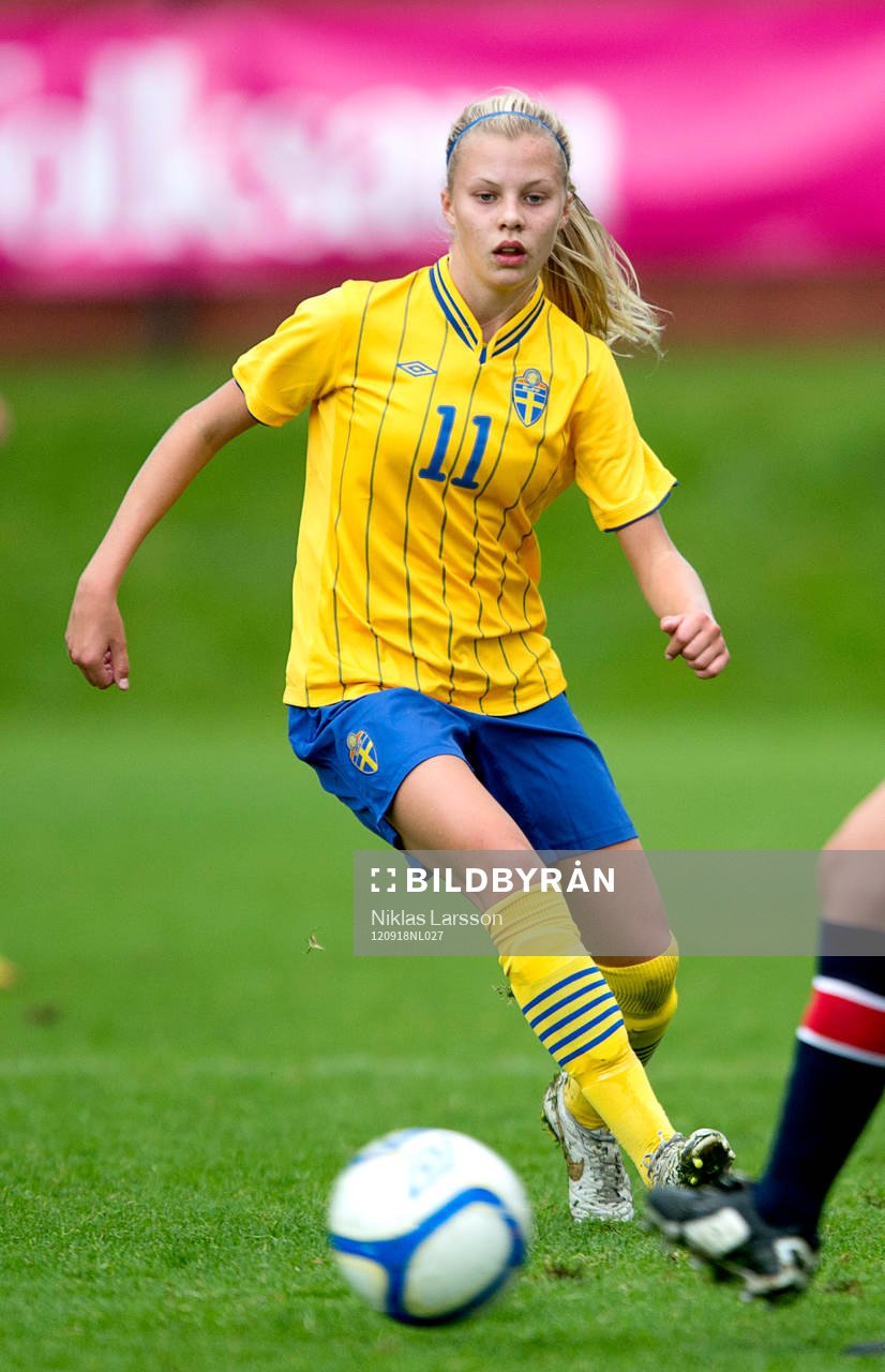 Lotta Ökvist, Sverige
