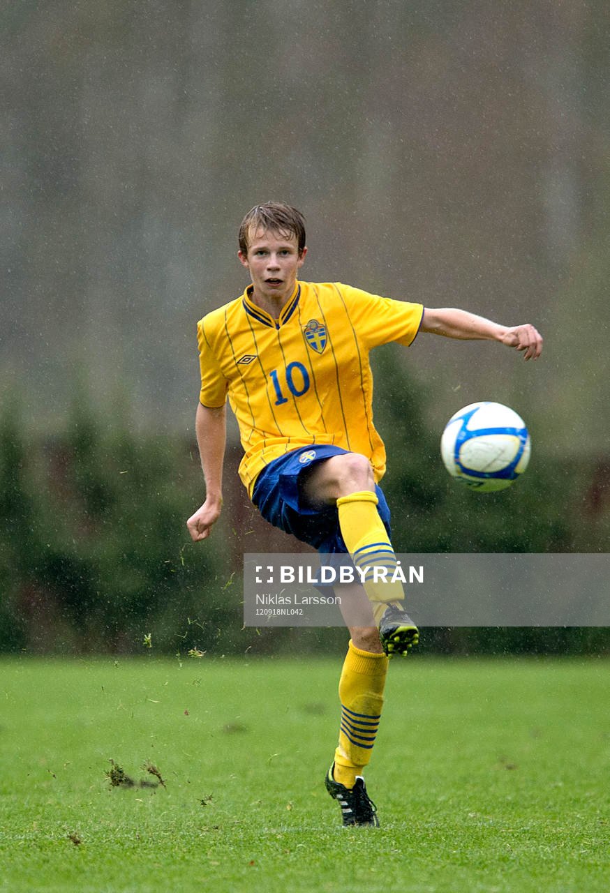 Fotboll, landslag, P15, Sverige - Norge: Oscar Kindlund, Sverige.