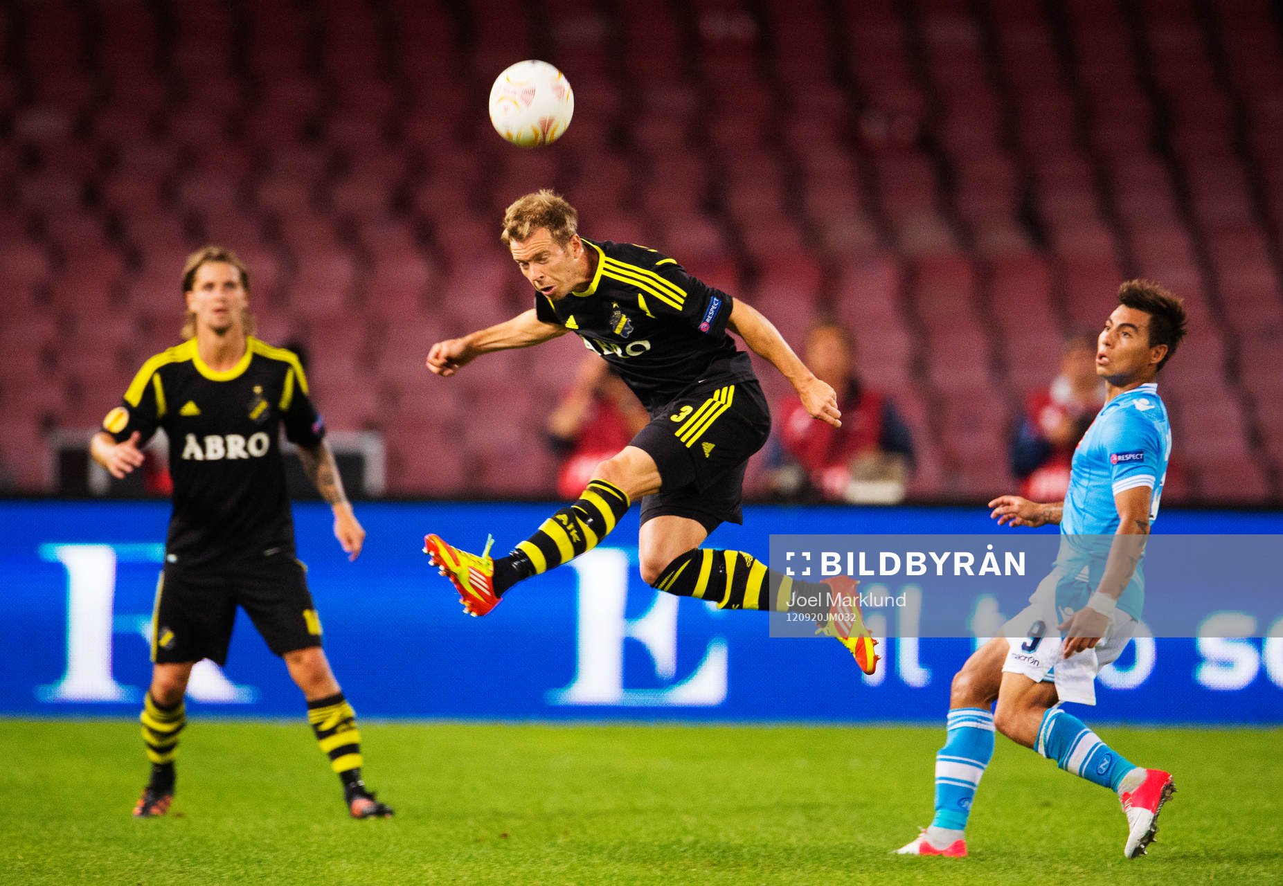 Per Karlsson, AIK, nickar bollen
