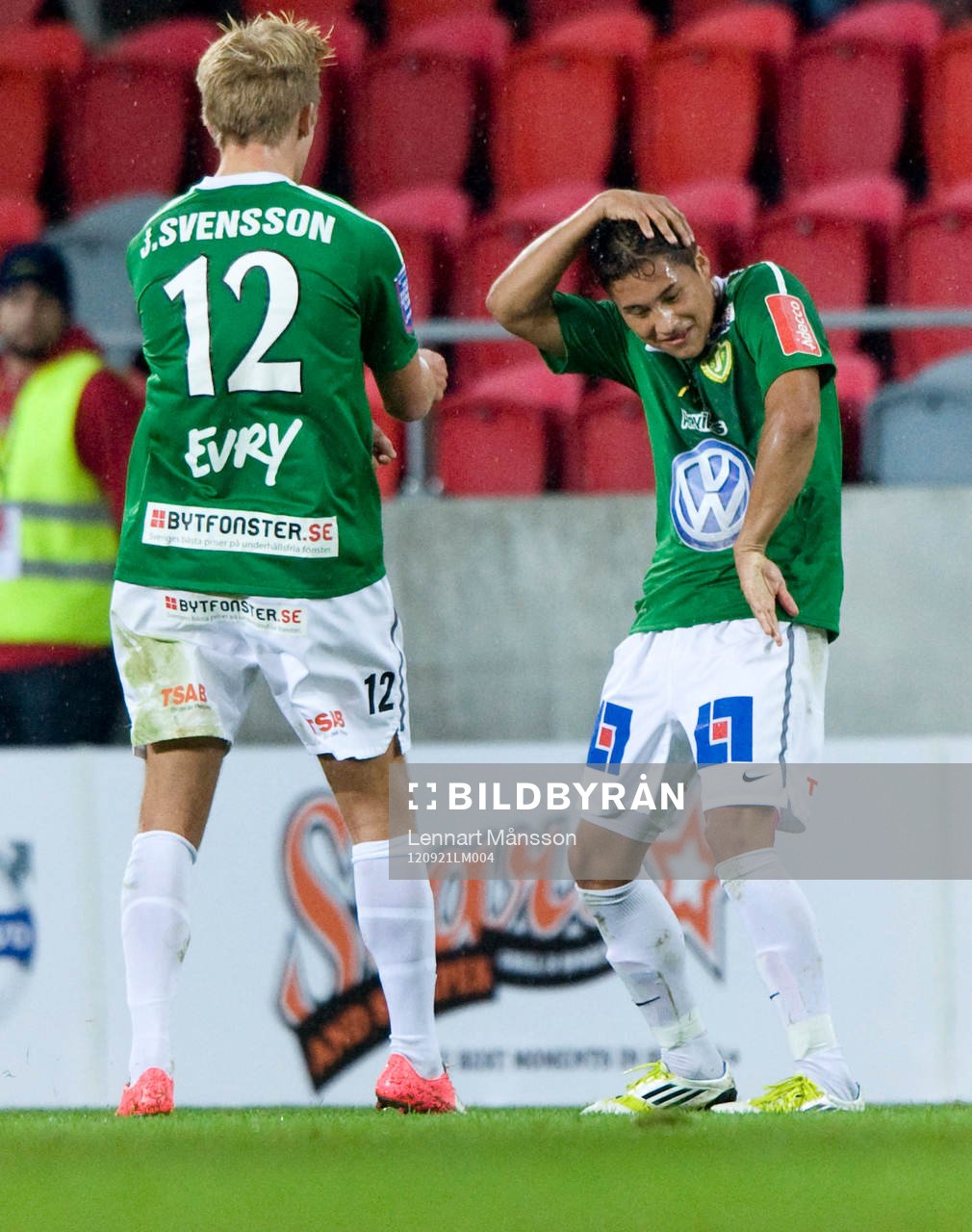 0-1 Dustin Corea, Jönköping, som dansar och grattas av