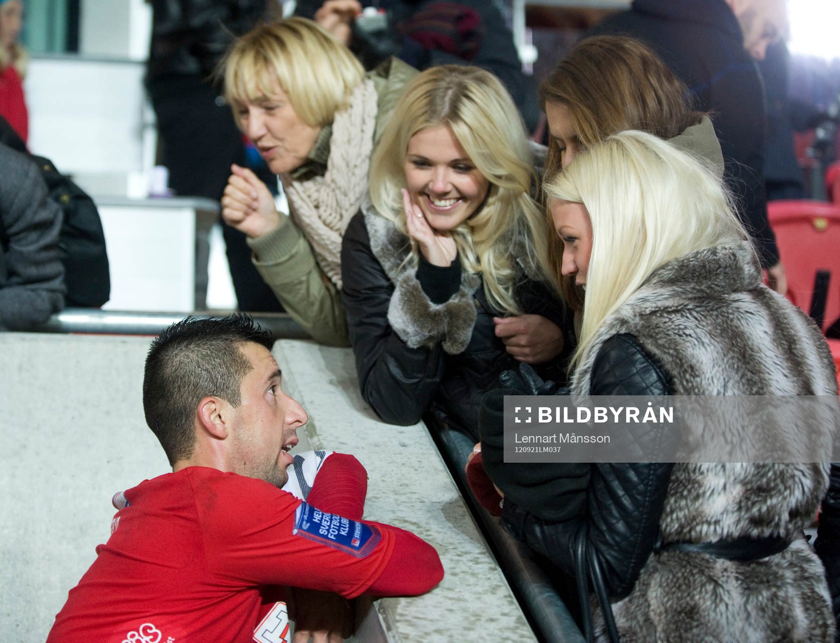 Blondinernas favorit Denis Velic, Öster