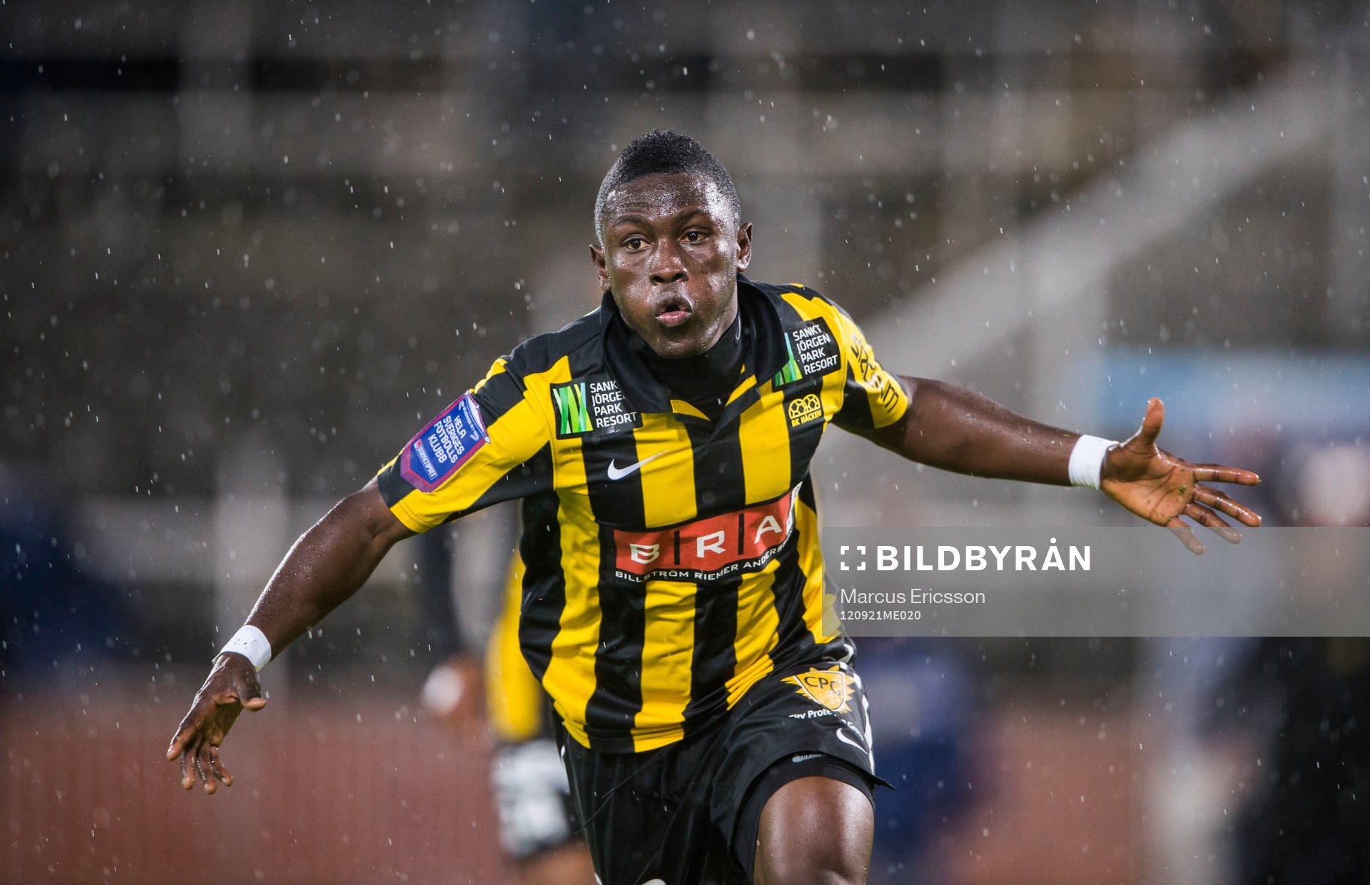 René Makondele Muzola, Häcken jublar