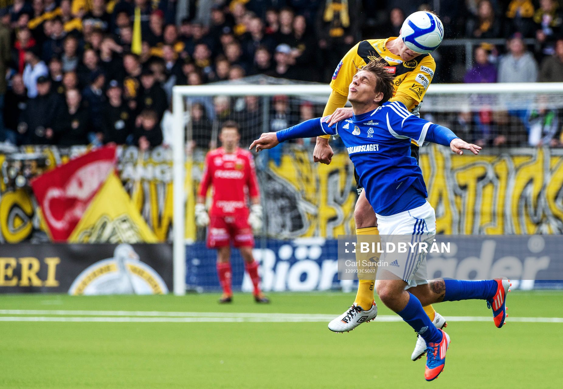 Fredrik Holster, GIF Sundsvall, i nickduell med Viktor