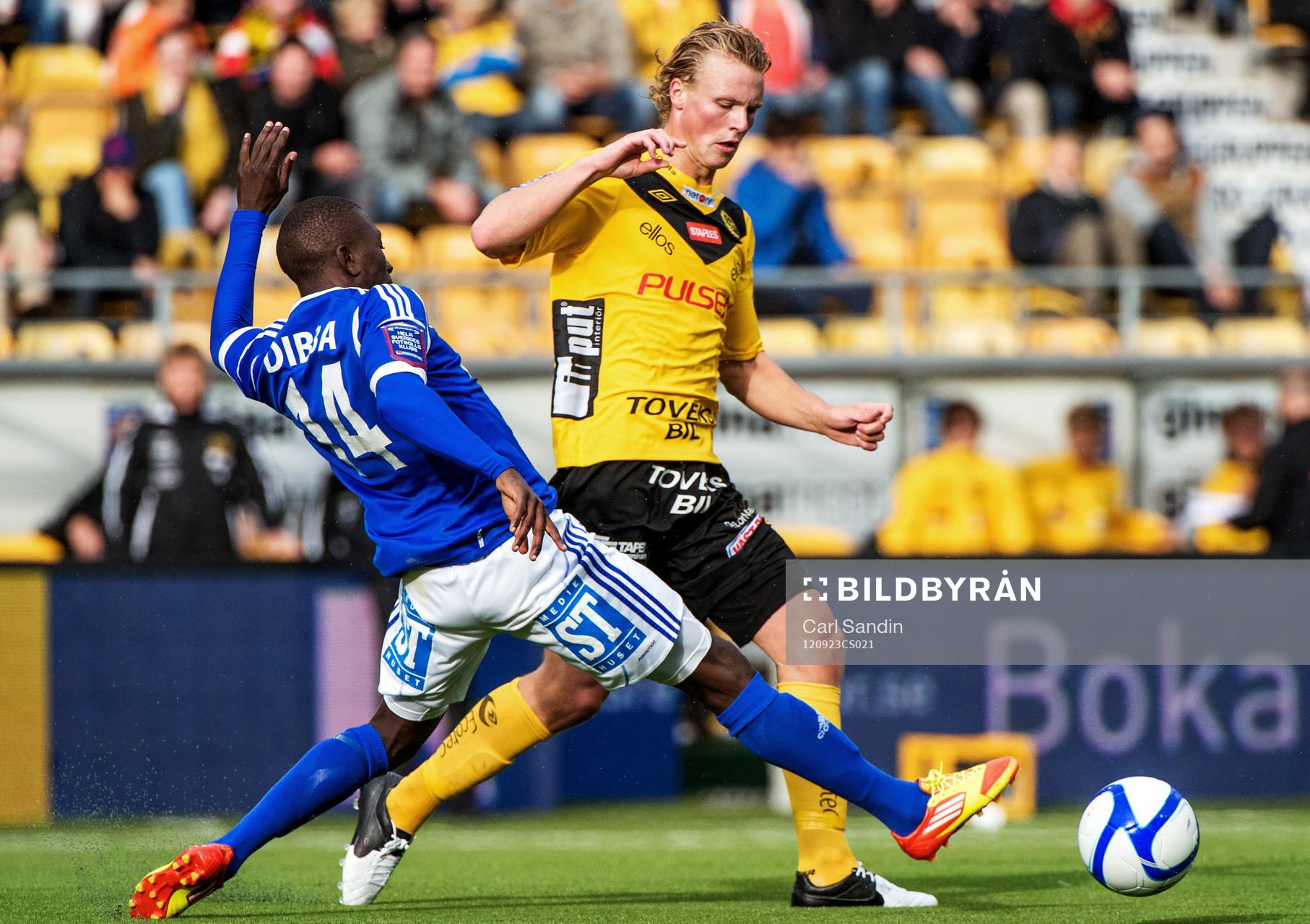 Pa Amat Dibba, GIF Sundsvall, går in och bryter en