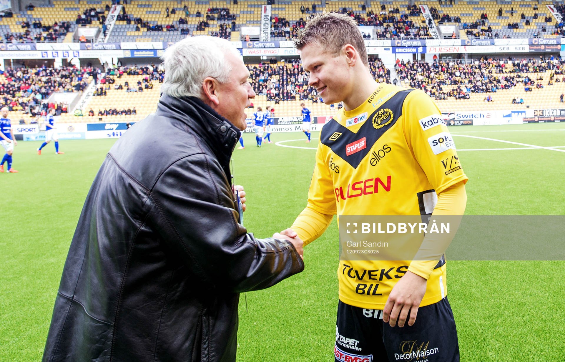 Fotboll, Allsvenskan, Elfsborg - Sundsvall: Viktor Claesson, Elfsborg, får utmärkelsen månades Tipselitspelare av Benno Magnusson från Svenska Spel.