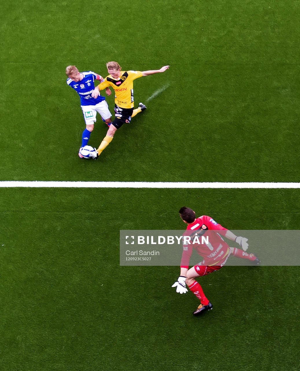 Oscar Hiljemark, Elfsborg, går in och bryter ett anfall