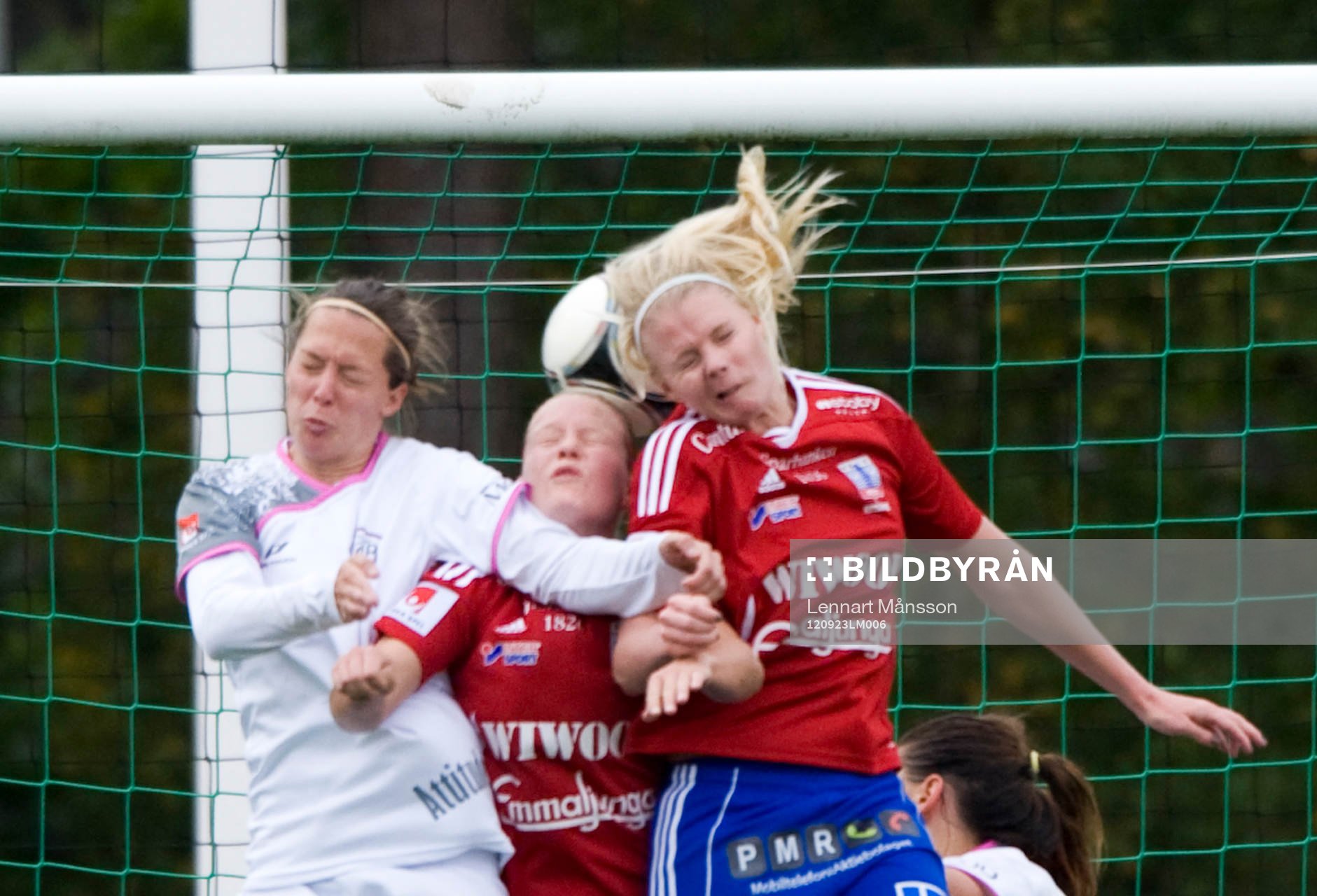 2-2, Mandy Van