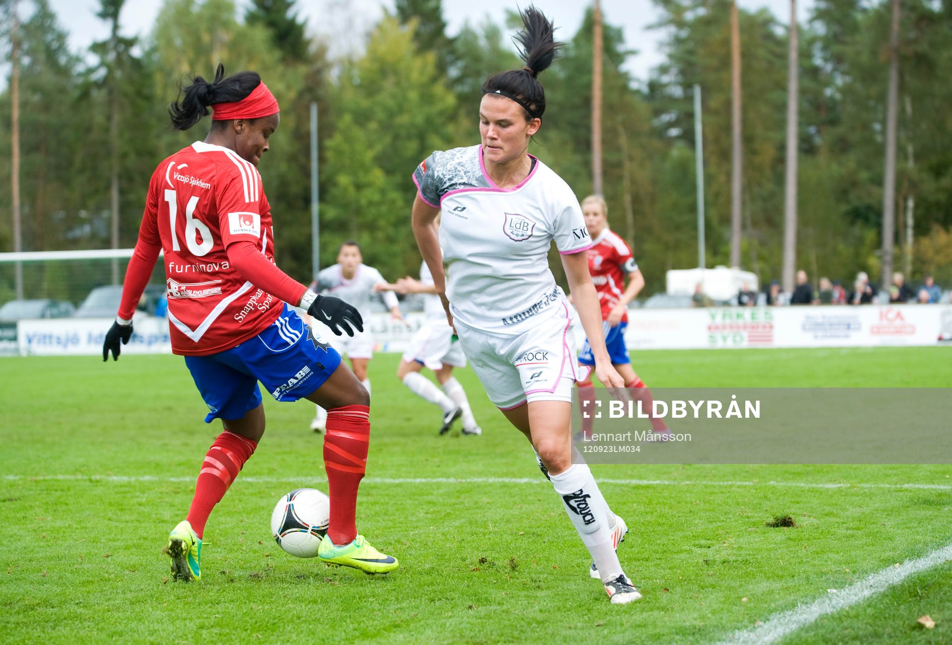 Katrine Veje, Malmö och Danesha Adams, Vittsjö
