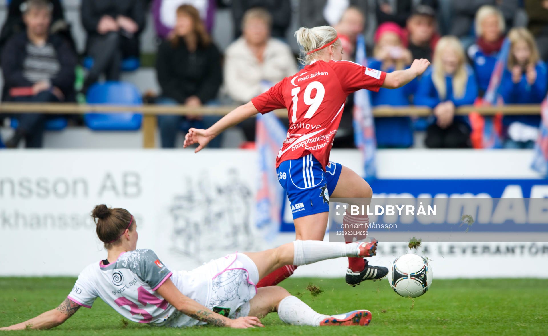 Anja Mittag, Malmö, glidtacklar Emma Unkuri, Vittsjö