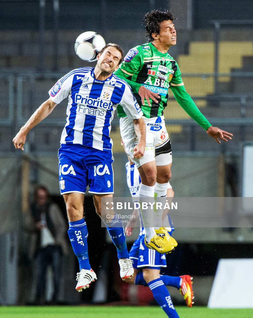 Stefan Selakovic, IFK Göteborg, i nickduell med Romário