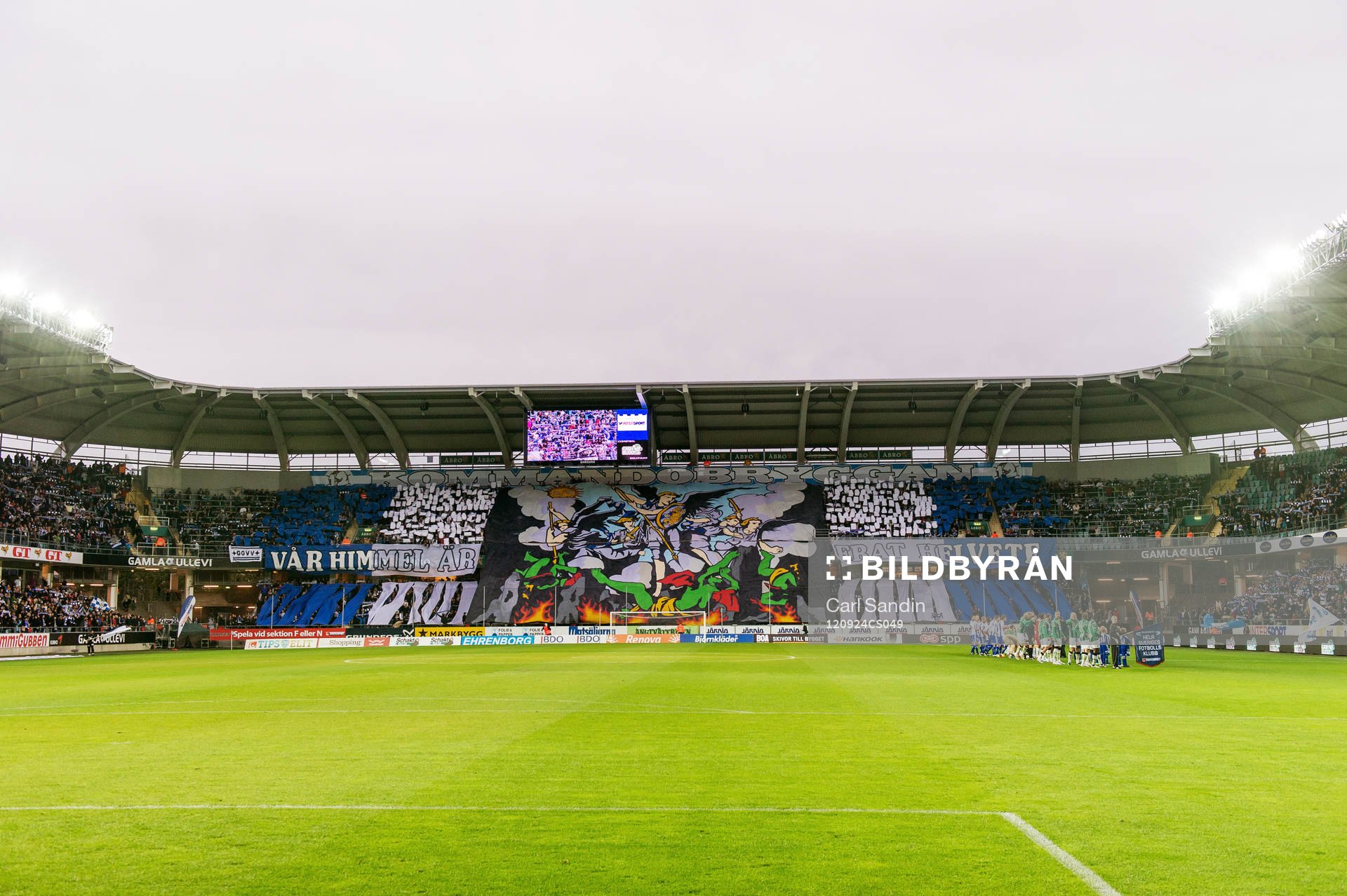 IFK Göteborgs supportrar har ett gigantiskt tifo vid lineup