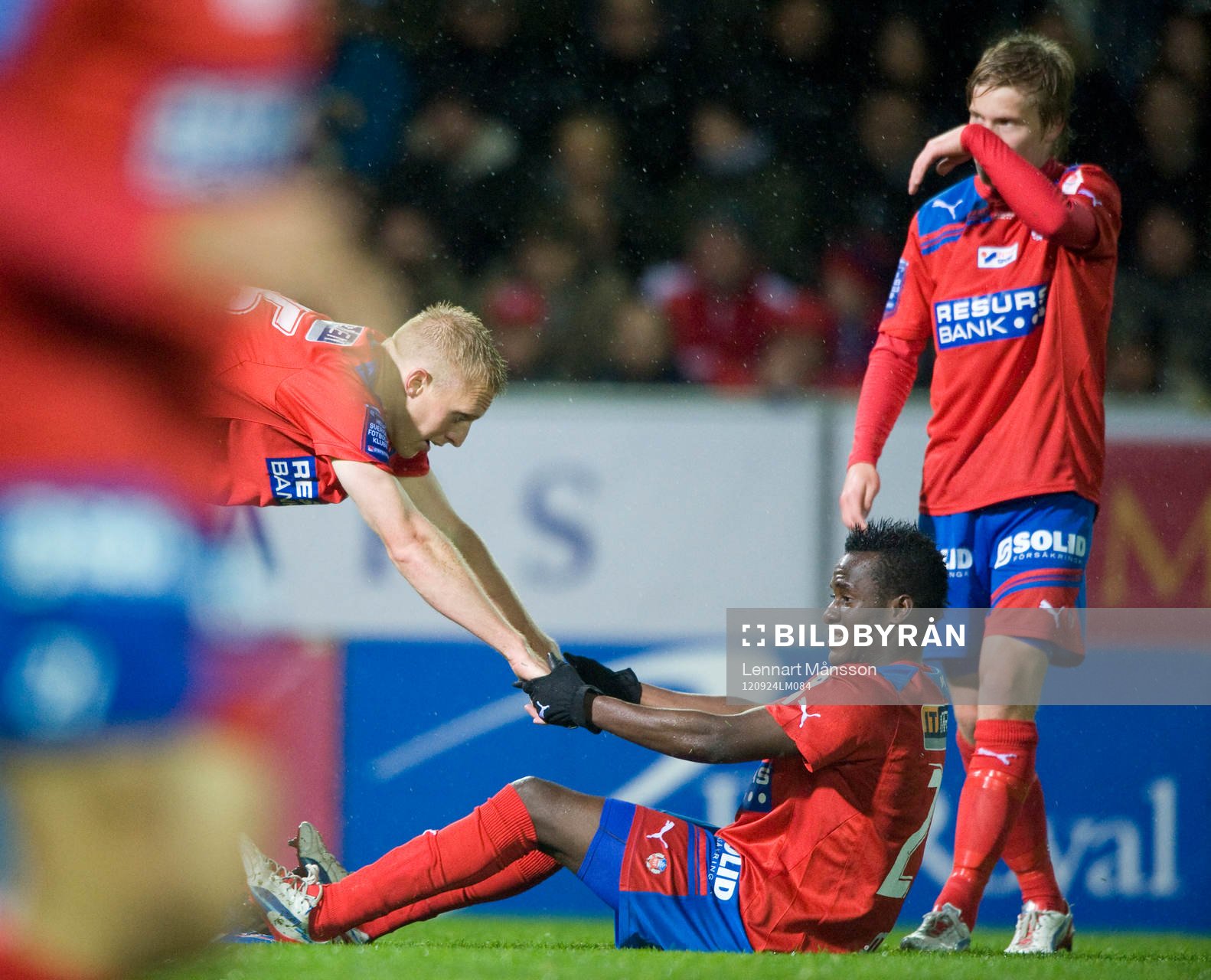 Fair play, Peter Larsson hjälper David Accam