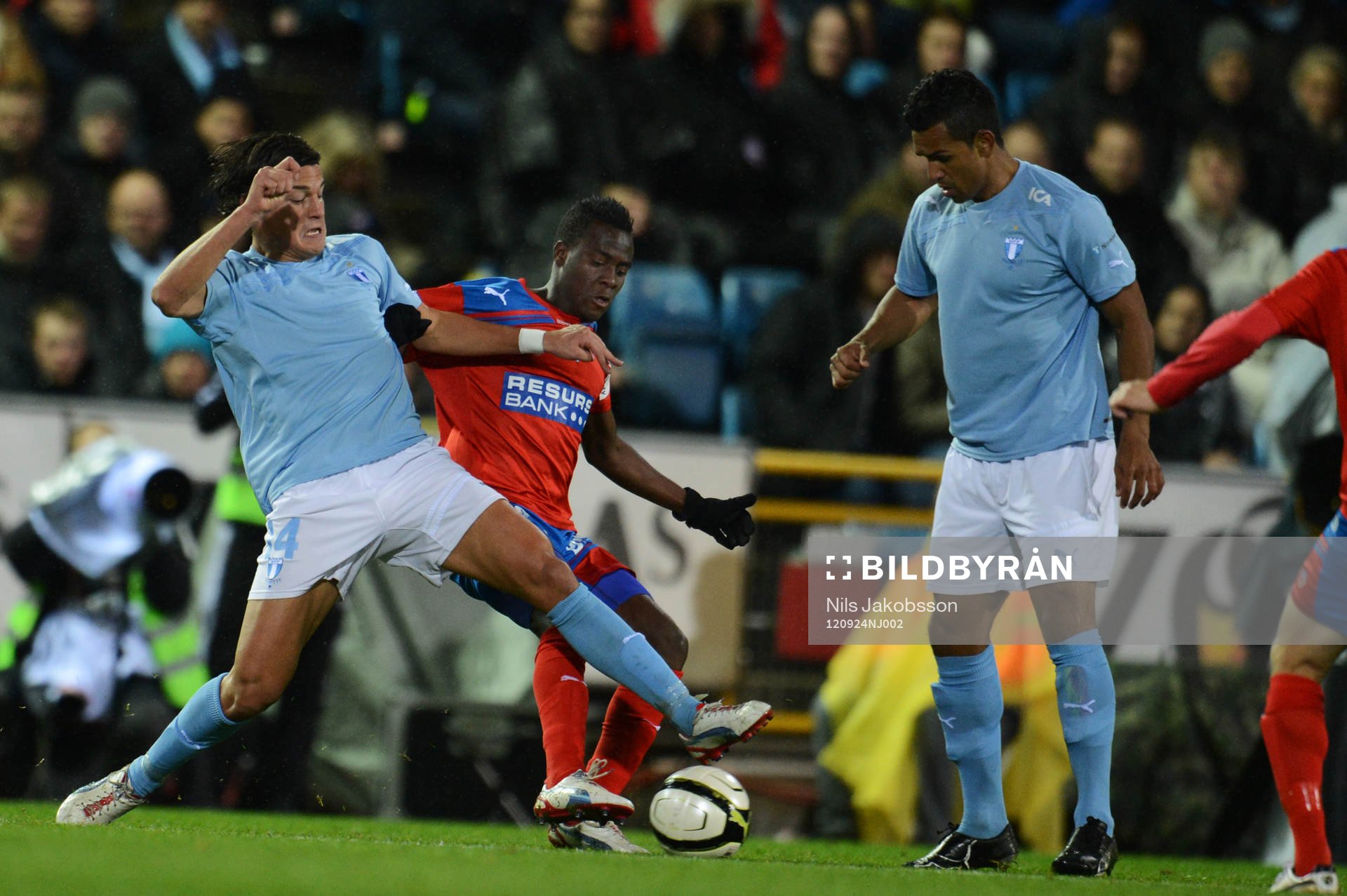 David Accam, Helsingborg och Miiko Albornoz och Wilton
