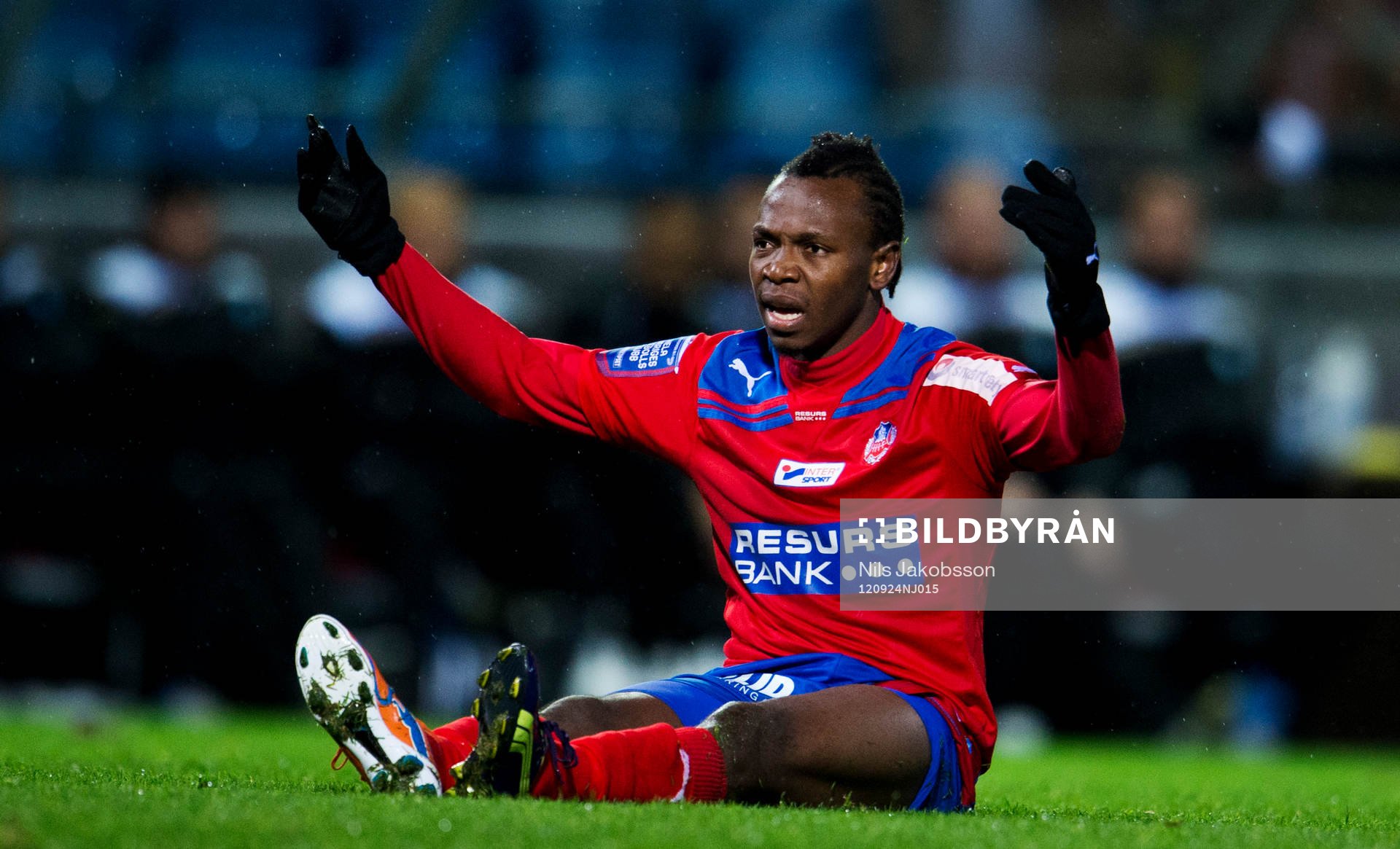 en uppgiven May Mahlangu, Helsingborg