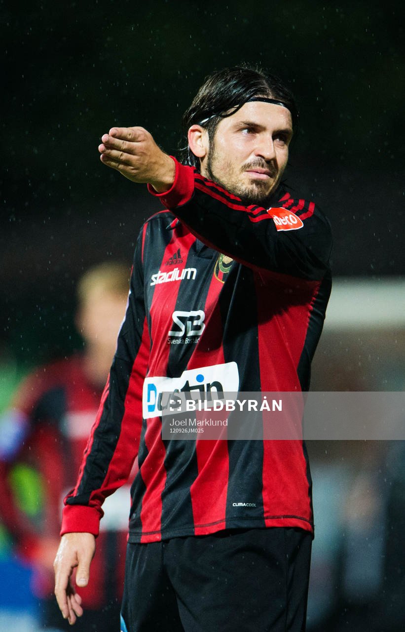 Bojan Djordjic, Brommapojkarna, gestikulerar