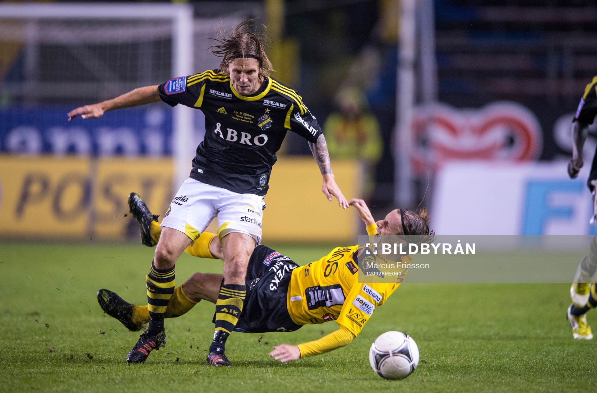 Martin Lorentzson, AIK trycker ned Niklas Hult, Elfsborg