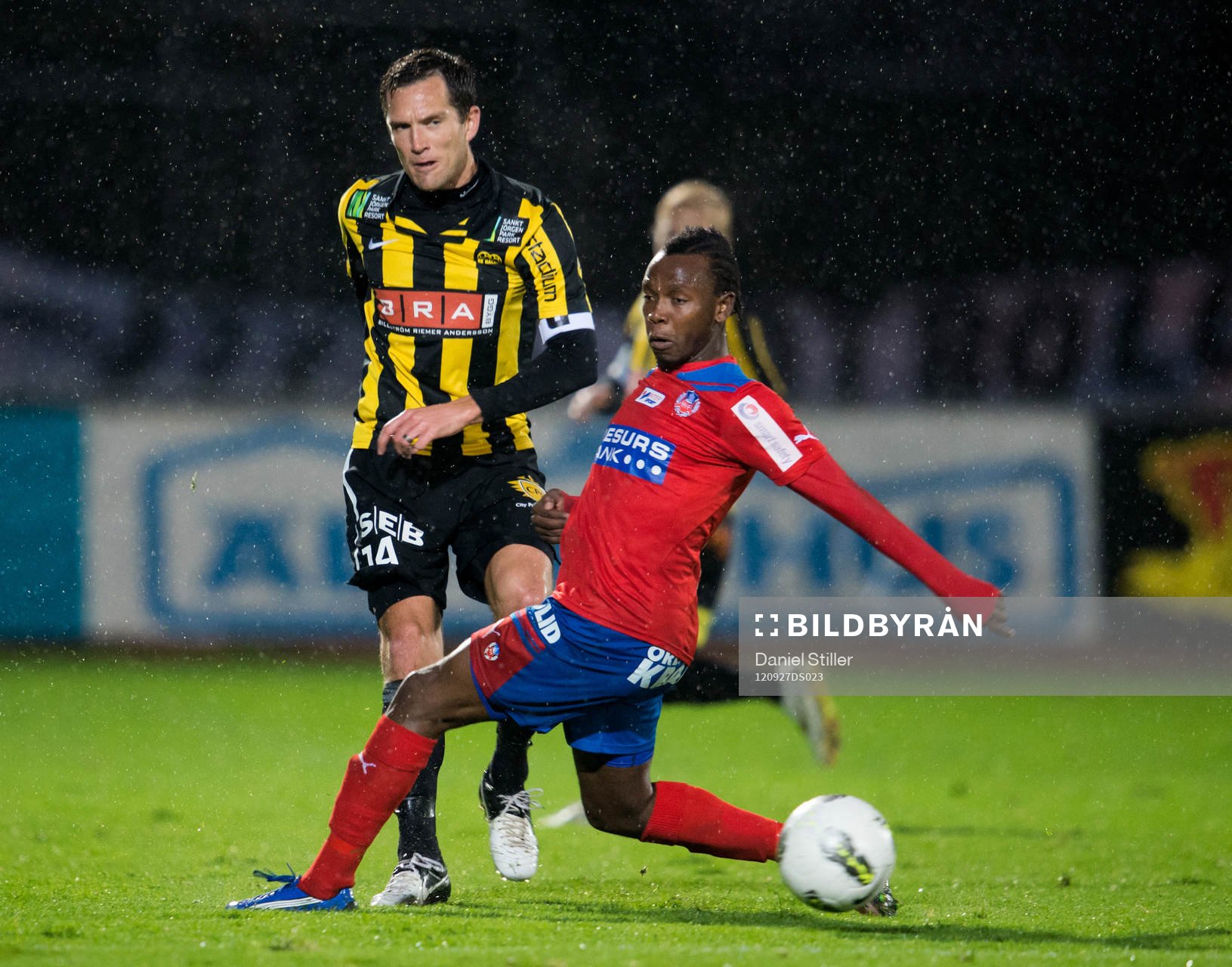 Martin Ericsson, Häcken. May Mahlangu, Helsingborg