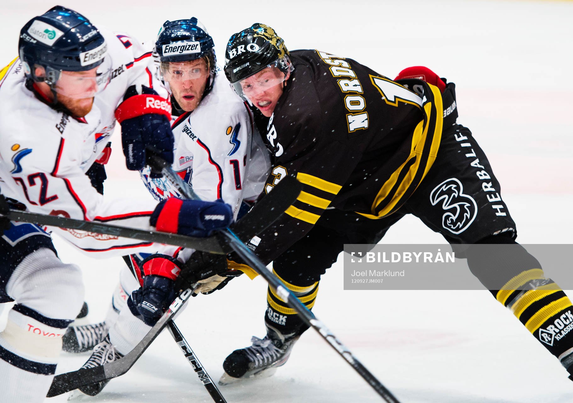 Sebastian Karlsson, Linköping, och Joakim Nordström, AIK,
