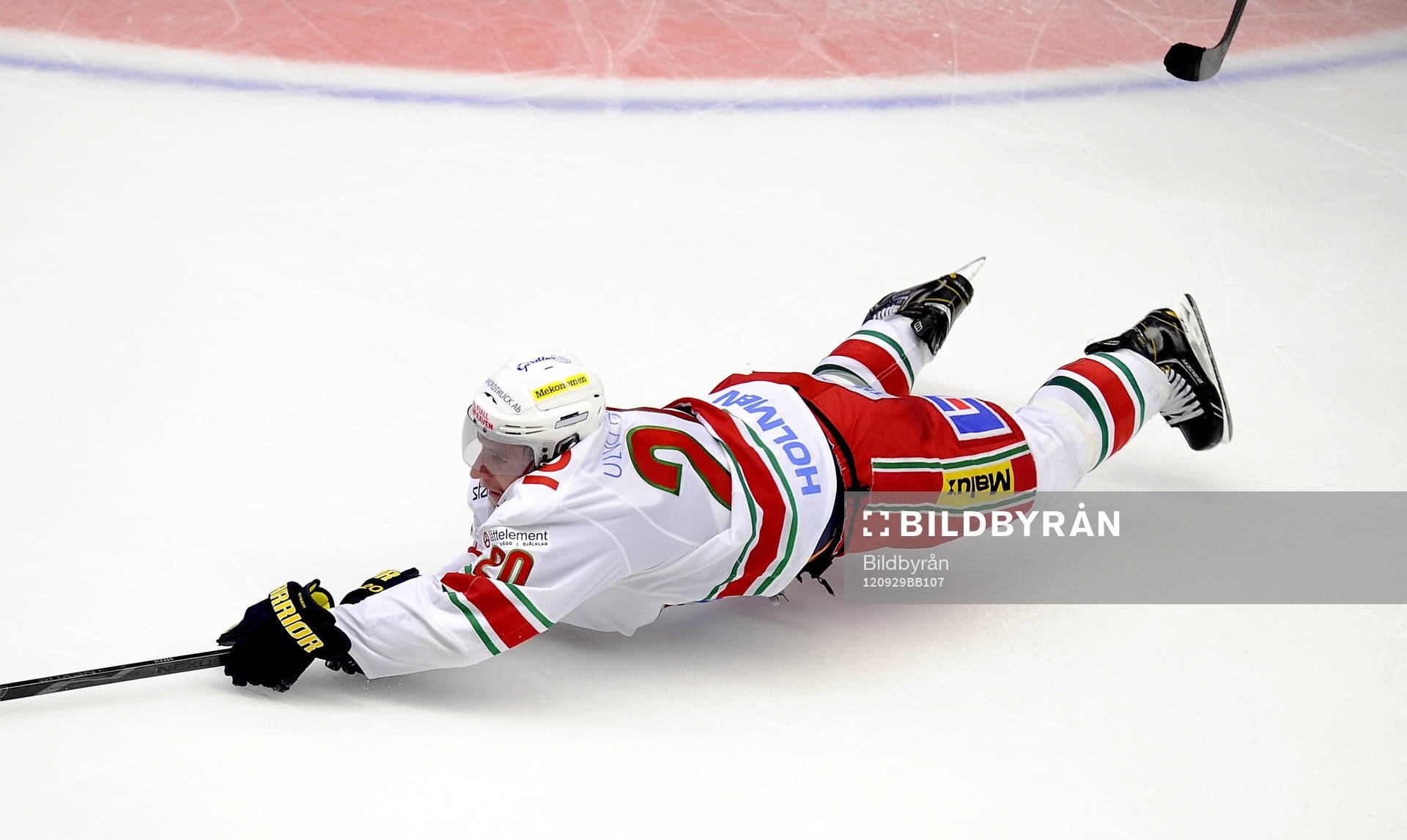 Alexander Steen Modo faller ramlar slänger sig ligger