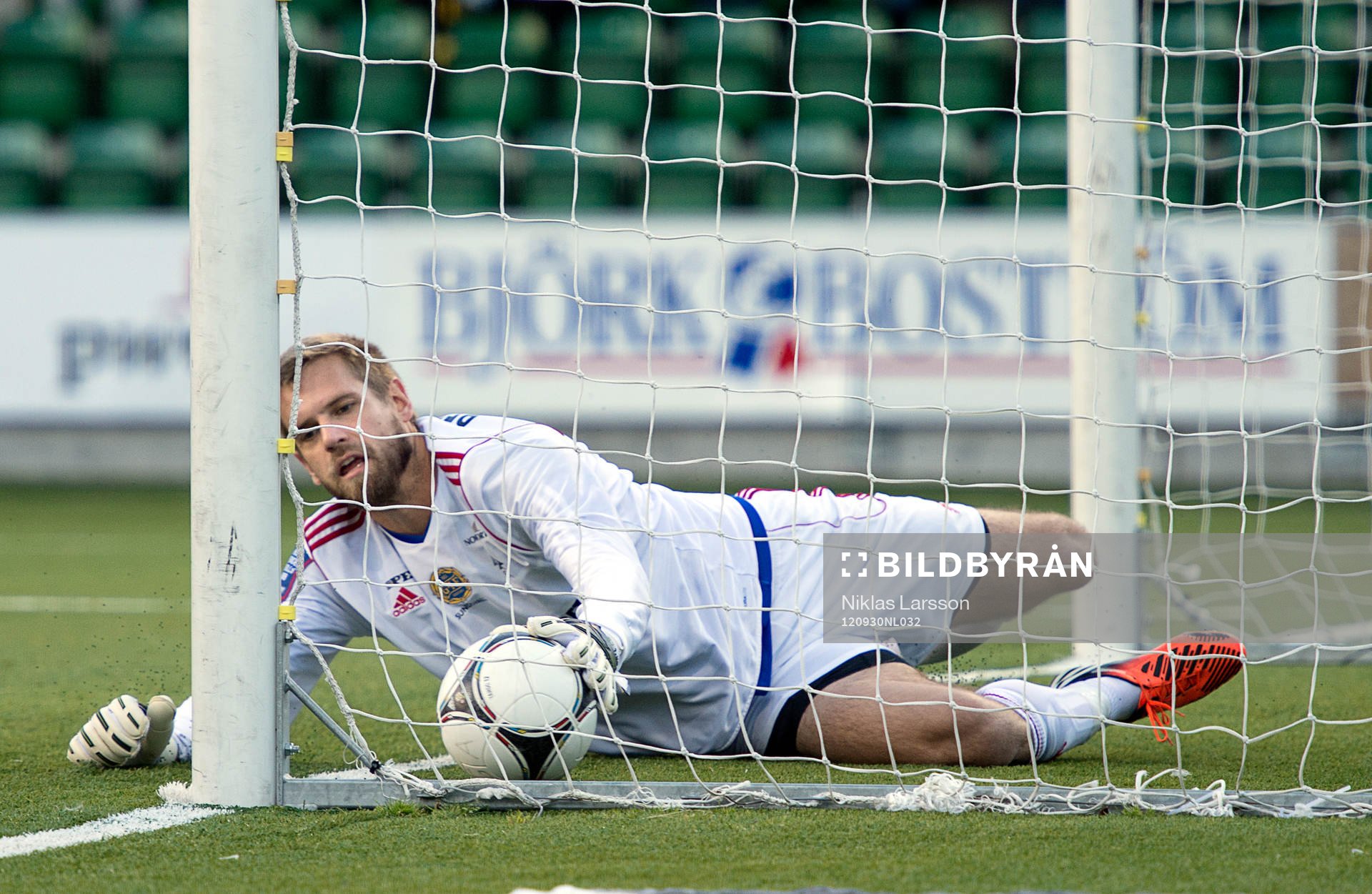 Oscar Berglund, målvakt Sundsvall släpper in en