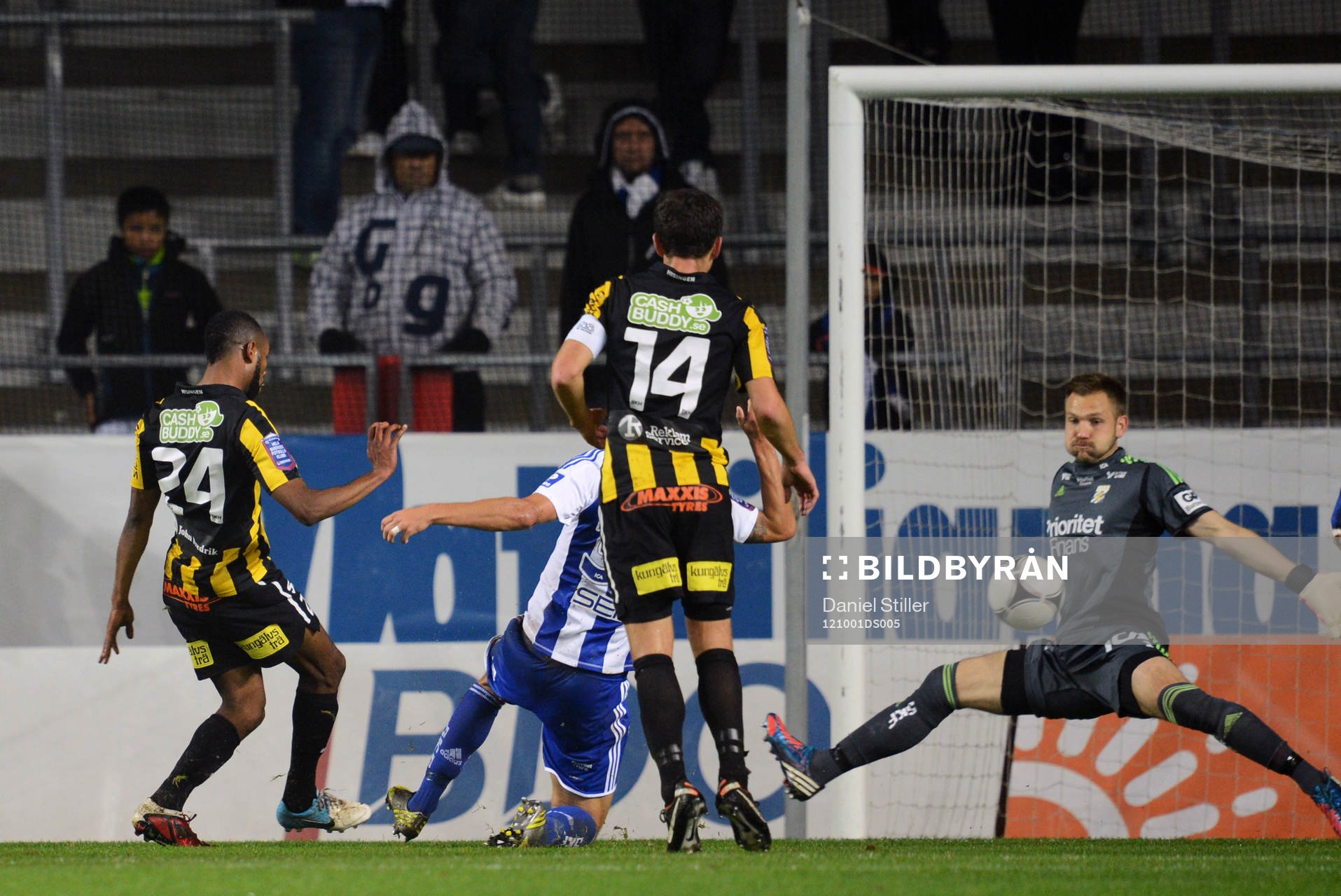 Offside? René Makondele, Häcken överlistar John